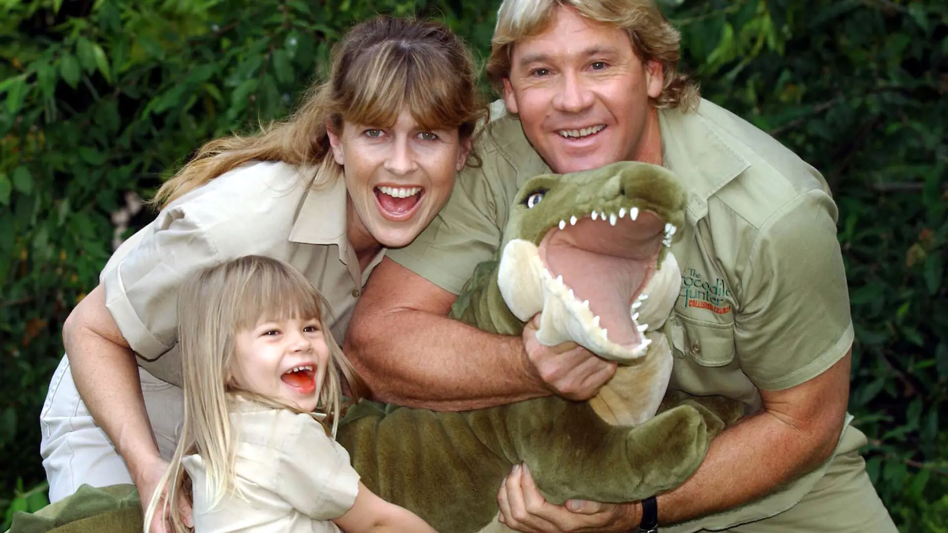 Steve Irwin death anniversary. File photo dated 16/07/02 of Australian wildlife expert Steve Irwin, with his wife Terri and their Bindi, then aged four. Bindi Irwin has remembered her father Steve on the anniversary of his death. Issue date: Saturday September 5, 2020. The 22-year-old was just eight when her conservationist father, known as the Crocodile Hunter, was killed by a stingray. The TV star, who is pregnant with her first child, shared a photo on Instagram of her playing with her father on the beach when she was a child. She captioned the shot: ÒYouÕre always in my heart.Ó See PA story SHOWBIZ Irwin. Photo credit should read: Myung Jung Kim/PA Wire URN:55343696