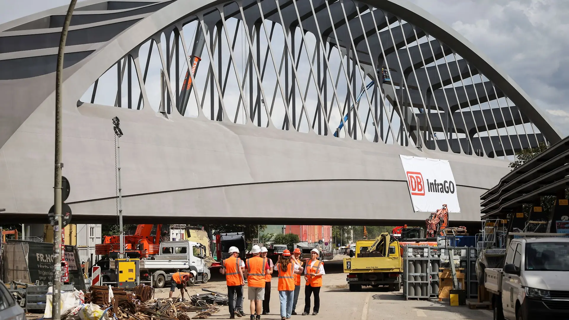 Bild zu: "Anwohner klagen über Probleme mit der neuen Sternbrücke"