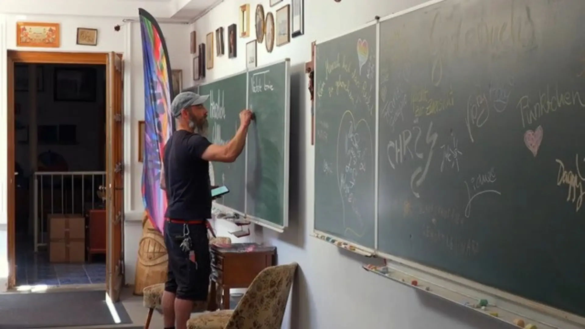 Was die AfD an Schulen plant Wahlkampf an der Haustür