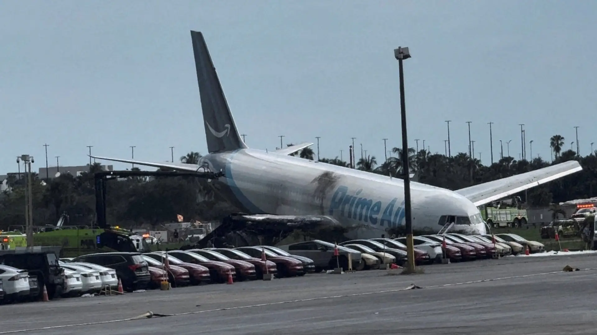 Boeing überschießt Landebahn – fünf Tote! Katastrophe in Miami