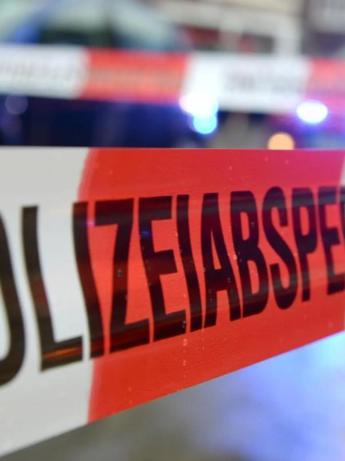 Polizeiabsperrung und Blaulicht