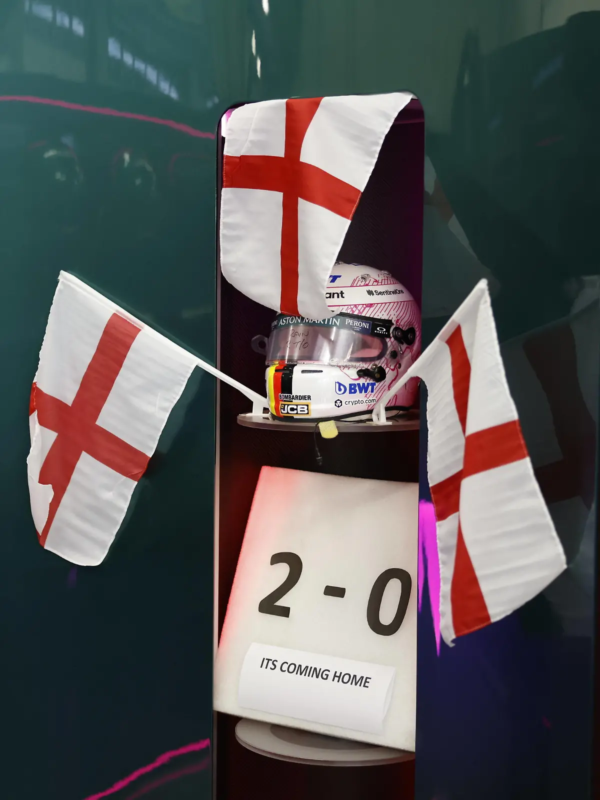 Dekoration für Sebastian Vettel