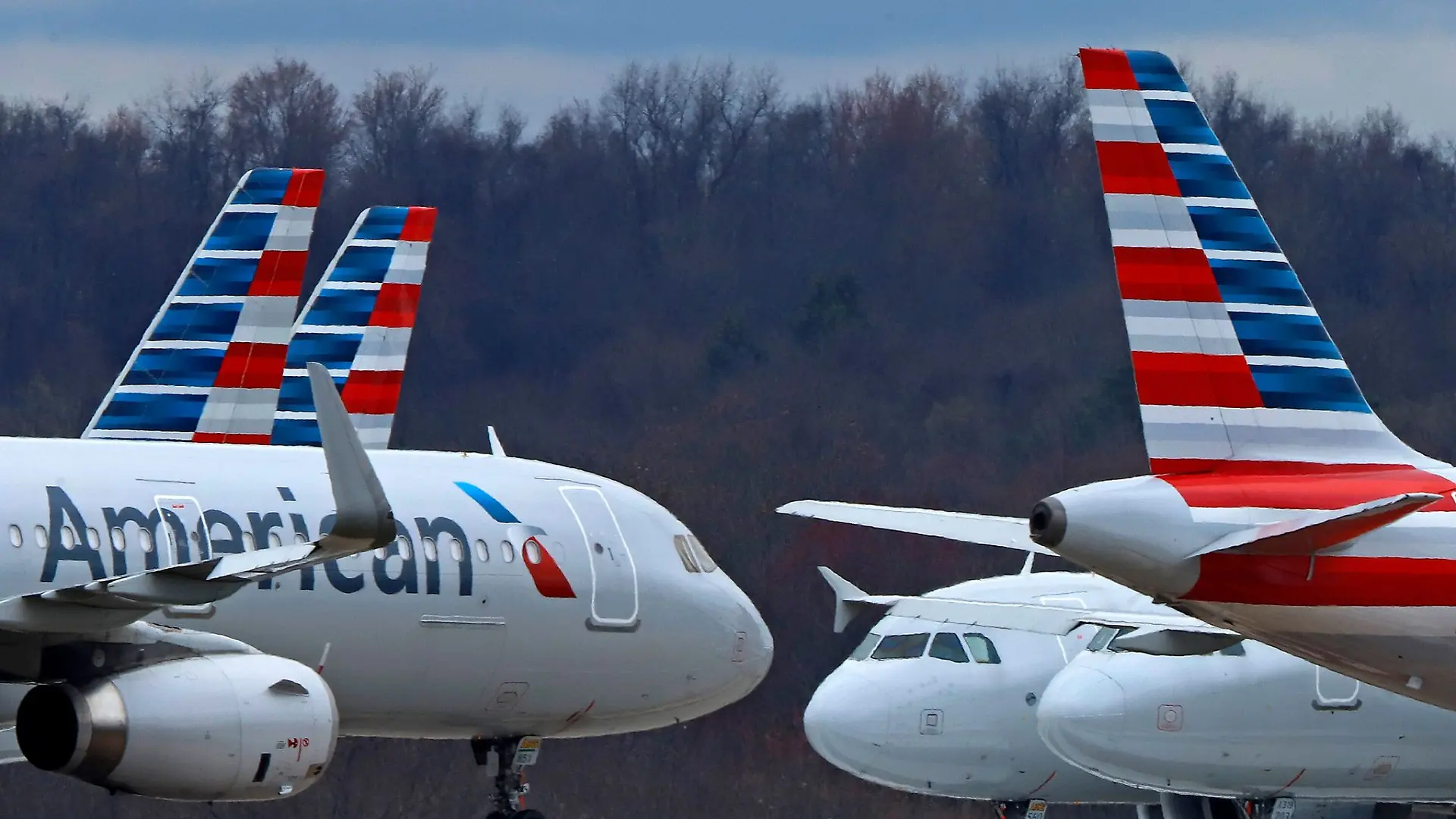 Bei American Airlines hat man für randalierende Passagiere Klebeband an Bord. Andere Airlines wählen auch mildere Mittel.