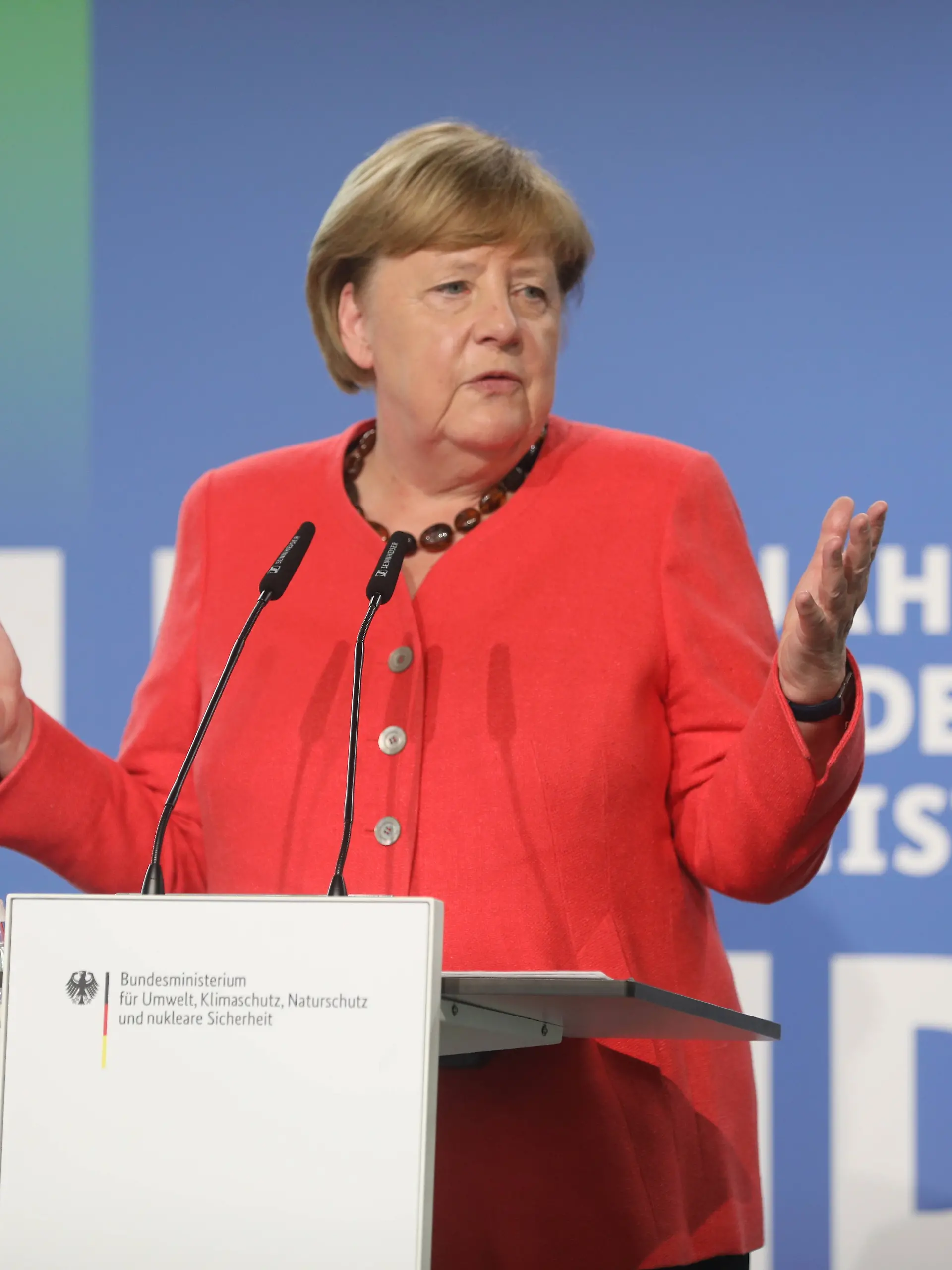 Angela Merkel CDU, Bundeskanzlerin a. D., während des Festaktes Seit 40 Jahren NaturVerbunden zum 40. Jubiläum des Bundesumweltministeriums im Cafà Moskau. Berlin, 02.06.2026 *** Angela Merkel CDU , Federal Chancellor a D , during the ceremony Seit 40 Jahren NaturVerbunden on the occasion of the 40th anniversary of the Federal Environment Ministry at Cafà Moskau Berlin, 02 06 2026 Copyright: xAgenturxMatthiasxWehnertx/xM.xGränzdörferx
