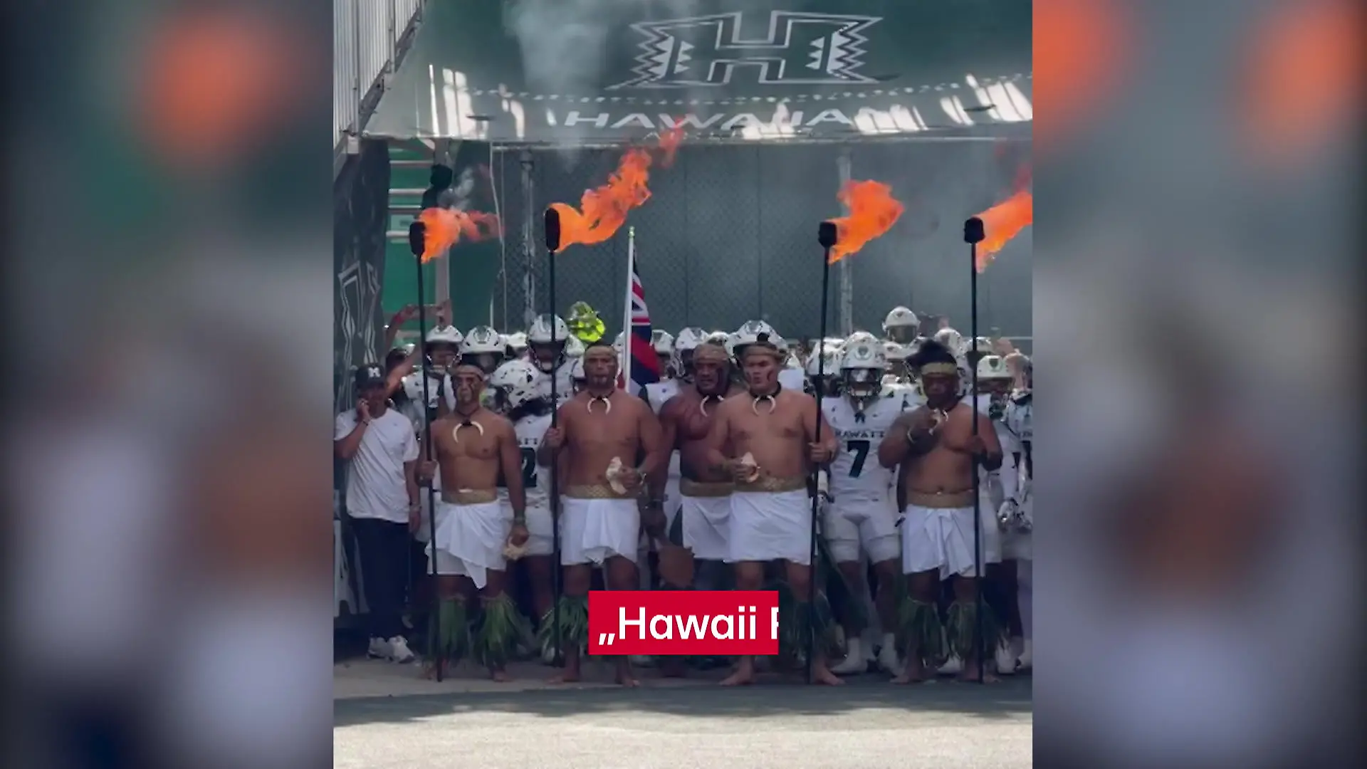 Mit Feuer und Muscheln! Dieses Football-Ritual sorgt für Gänsehaut im Stadion College-Spiel auf Hawaii