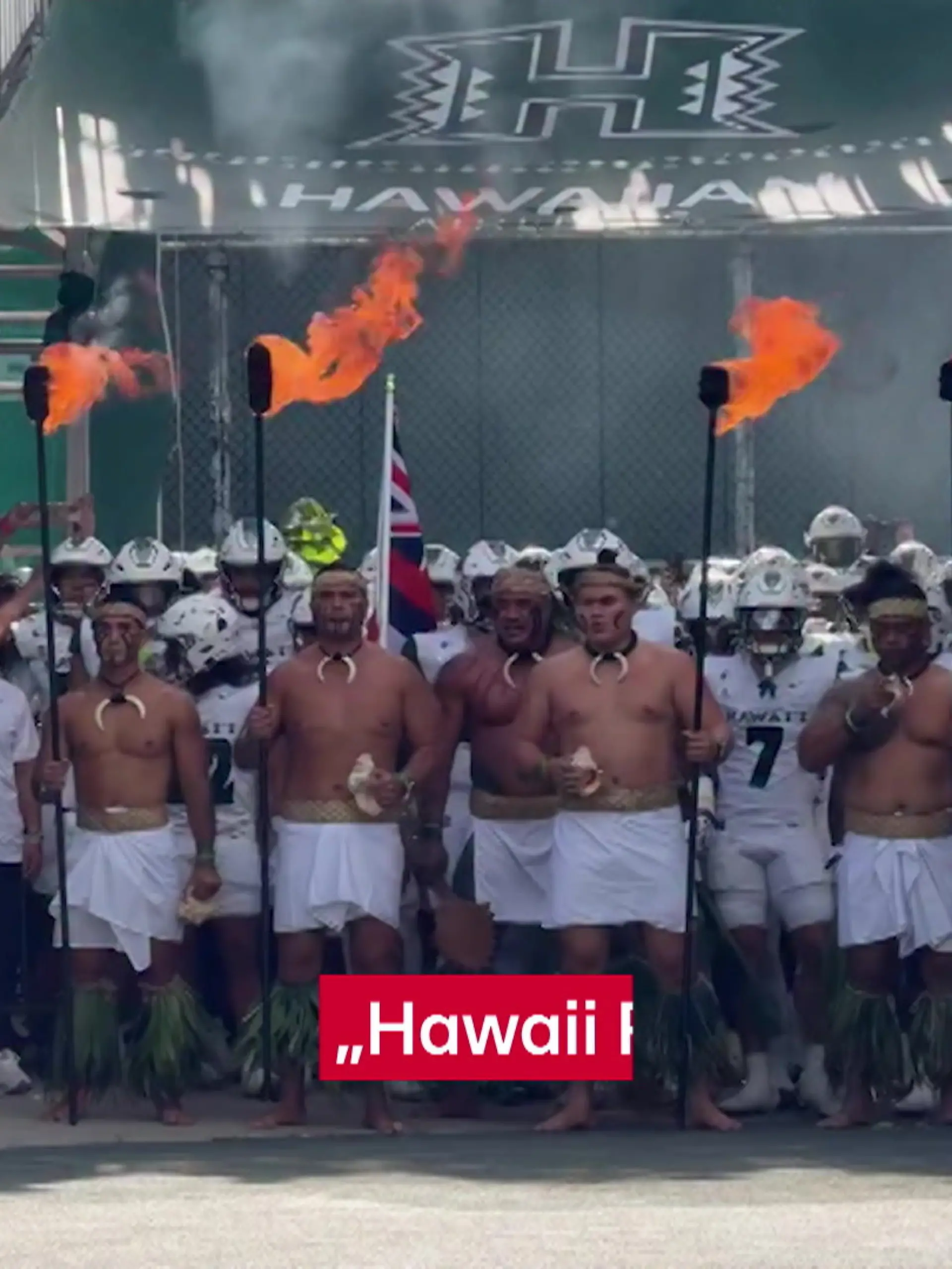 Bild zu: "Mit Feuer und Muscheln! Dieses Football-Ritual sorgt für Gänsehaut im Stadion"