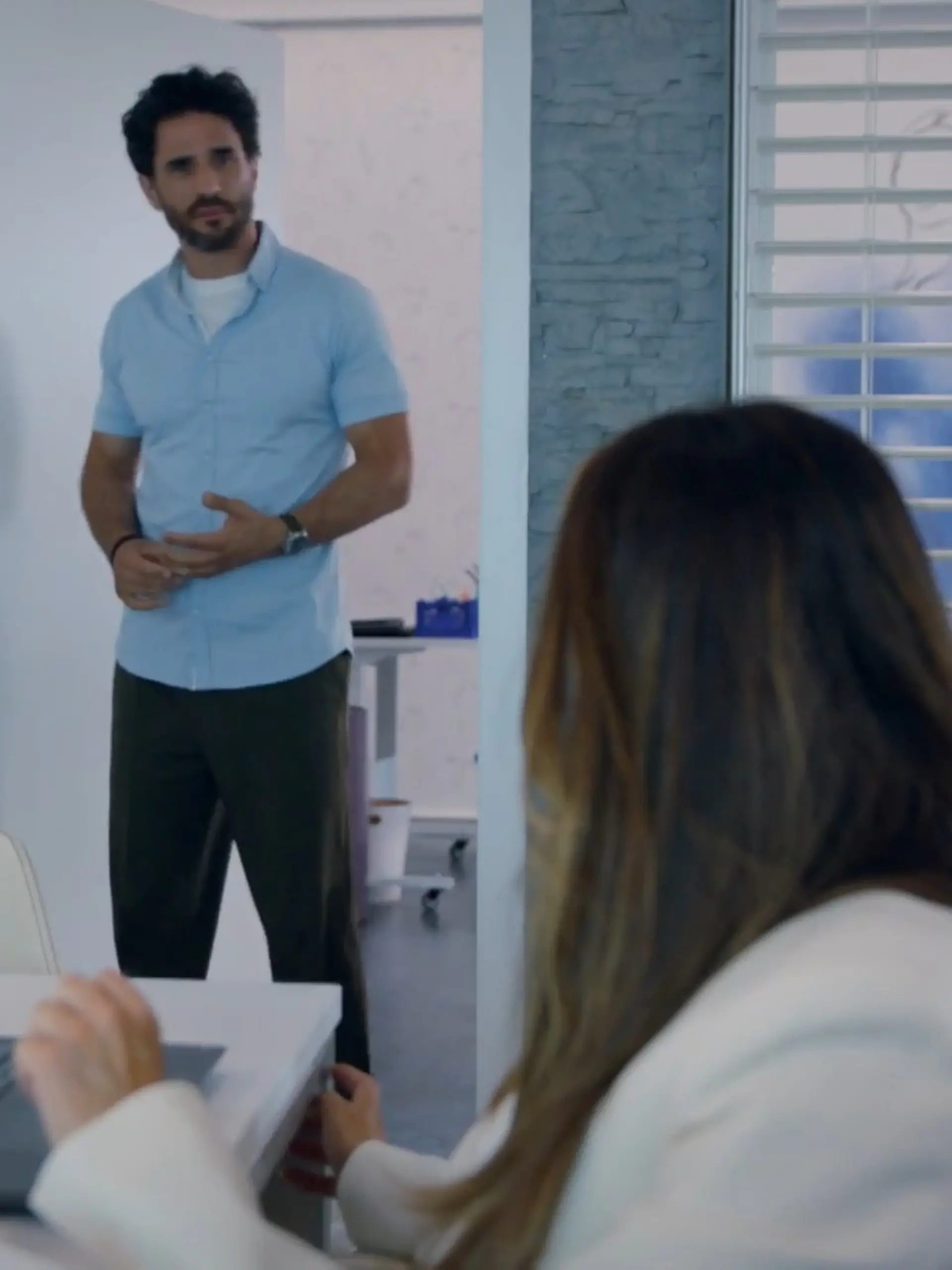 Bild zu: "Sprechen Emily und Tobias sich aus?"