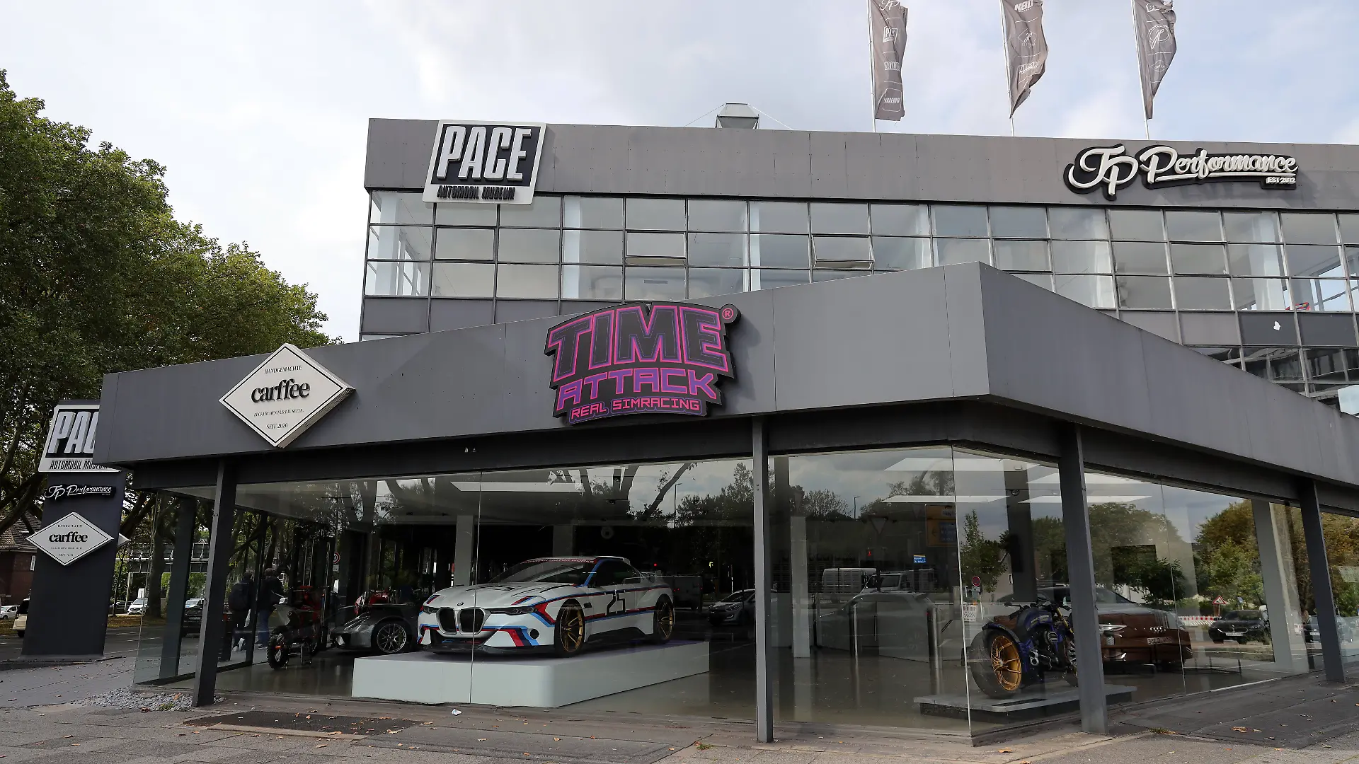 02.09.2026, Deutschland, NRW, Dortmund, Auto-Tuning, Laut Firmen-Website bleiben JP Performance, das Pace Automobil Museum in Dortmund und weitere Firmen von Jean-Pierre JP Kraemer bis auf Weiteres geschlossen, Schliessung, Geschäftsaufgabe, Deutschland *** September 2, 2026, Germany, North Rhine-Westphalia, Dortmund, Car Tuning, According to the company s website, JP Performance, the Pace Automobile Museum in Dortmund, and other companies owned by Jean Pierre JP Kraemer will remain closed until further notice closure, cessation of business, Germany Copyright: xD.xKerlekin/SnowfieldxPhotographyx SF020926KraemerD12