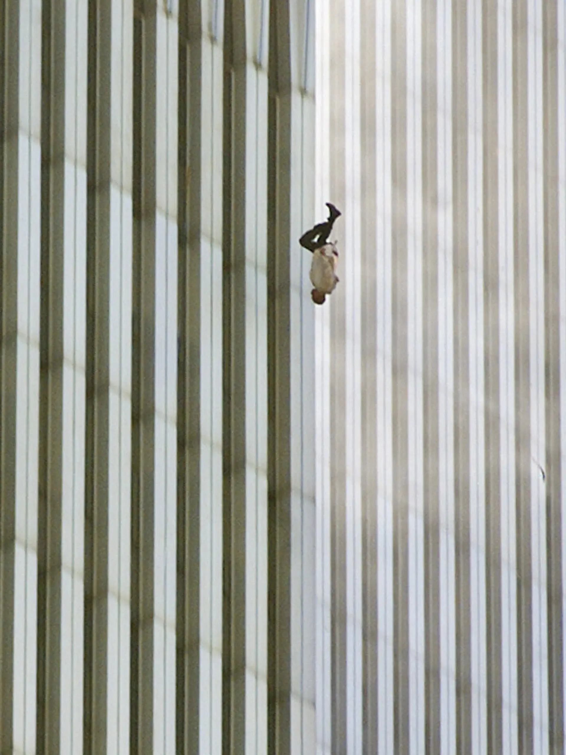 Bild zu: "Schwester spricht über das „Falling Man“-Foto"