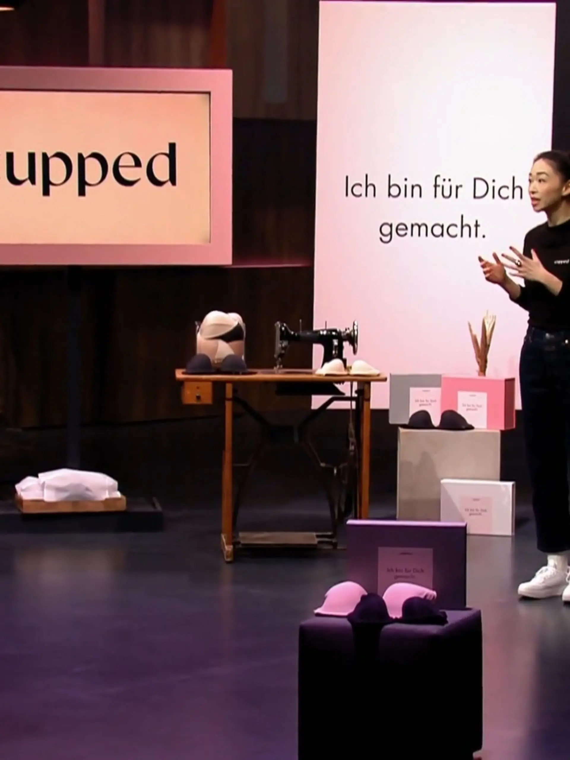Bild zu: "Kann Anna Lu mit ihrem Klick-BH punkten?"