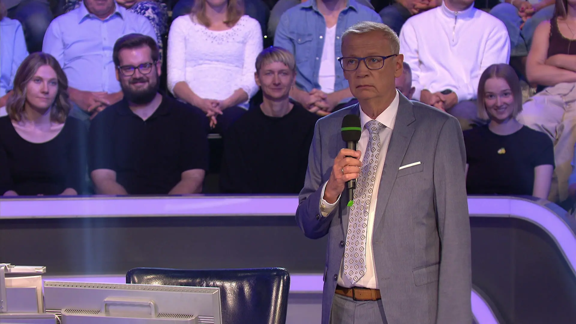 Günther Jauch als „Allzweckwaffe“! WWM-Moderator hilft bei Technik-Panne selbst aus Probleme beim Publikumsjoker