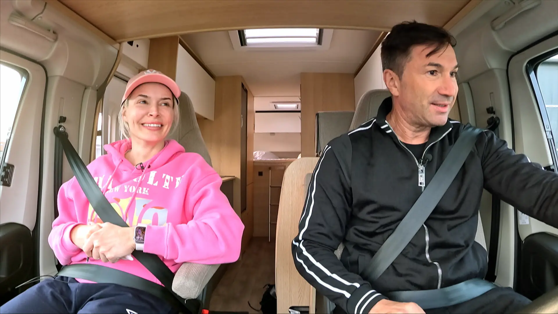 In der ersten Folge geht es für Familie Katzenberger auf den Camping-Platz.