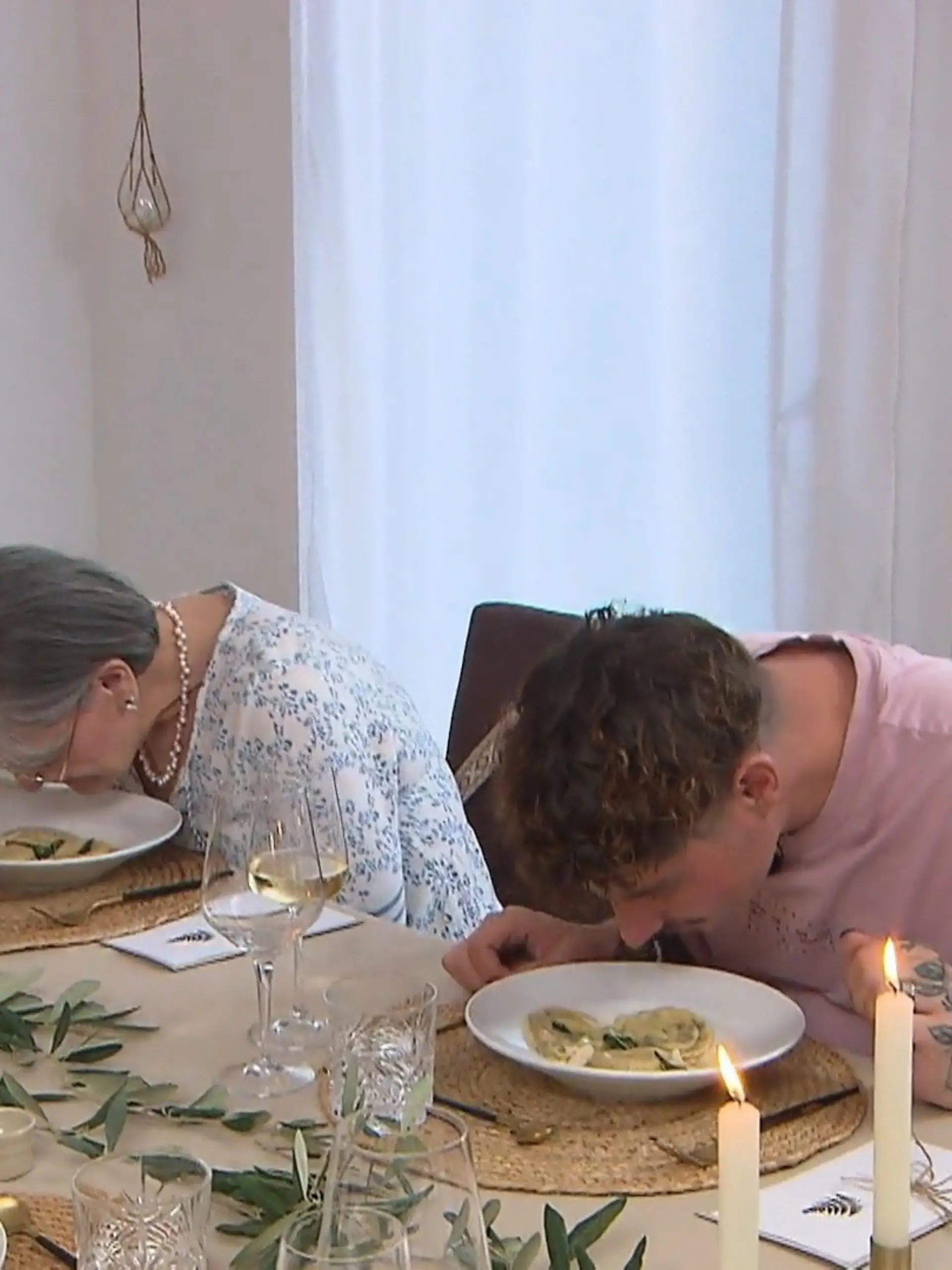 Bild zu: "Ravioliexperten essen so"