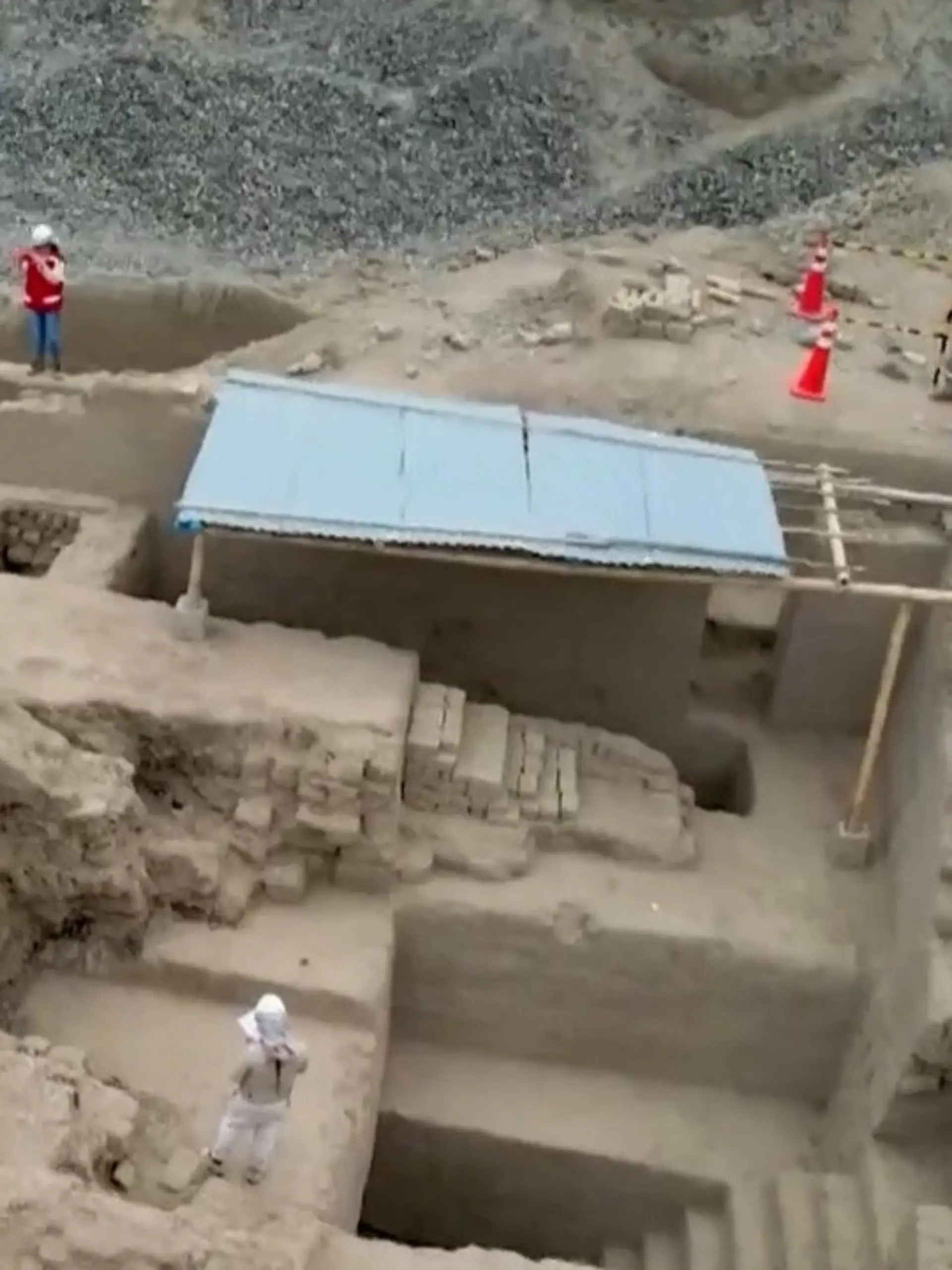 Bild zu: "Intaktes Mausoleum entdeckt! DIESE Grabstätte war über 600 Jahre verschlossen"