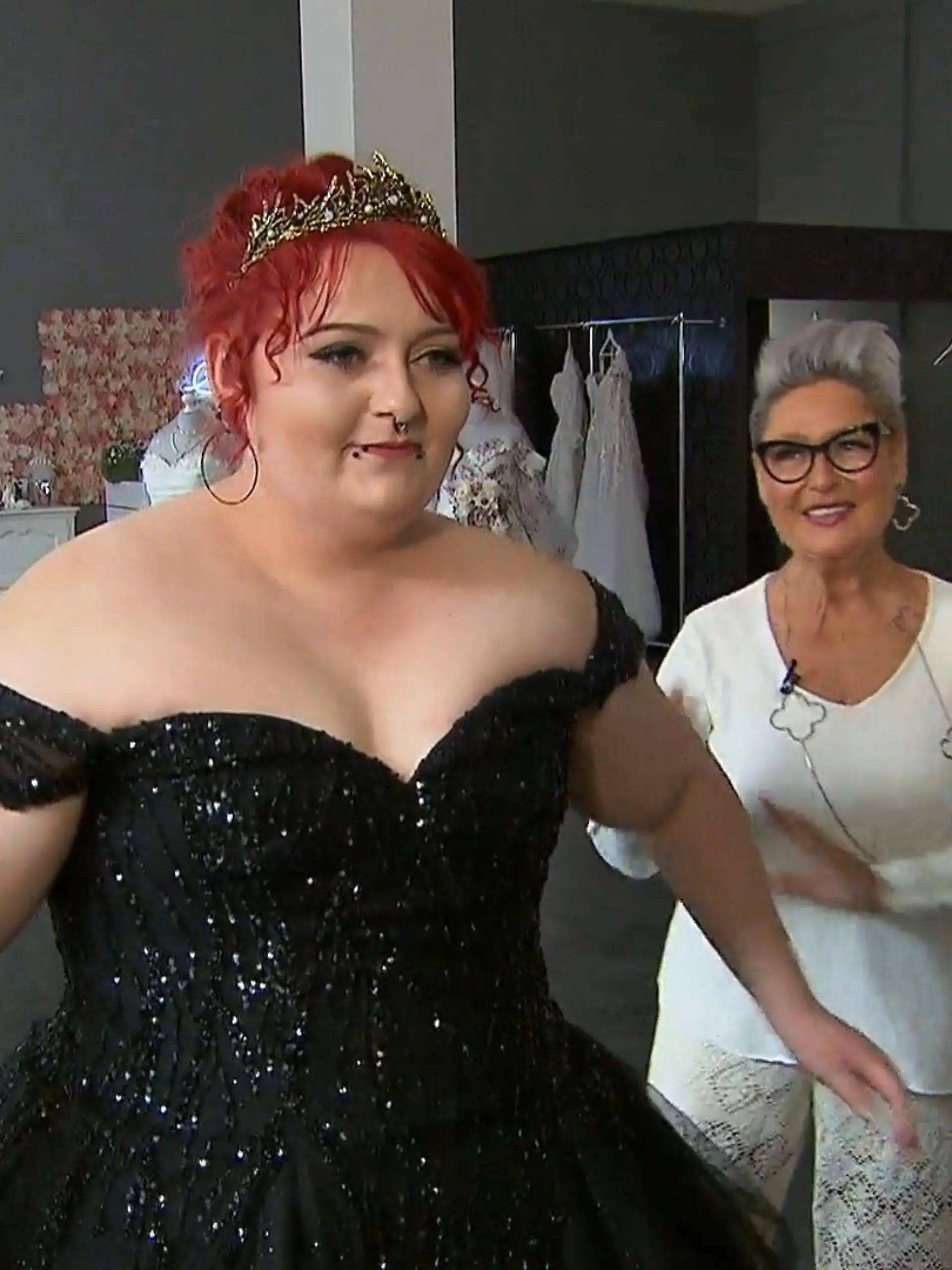 Bild zu: "Braut Rieke probiert die schwarze Prinzessin"