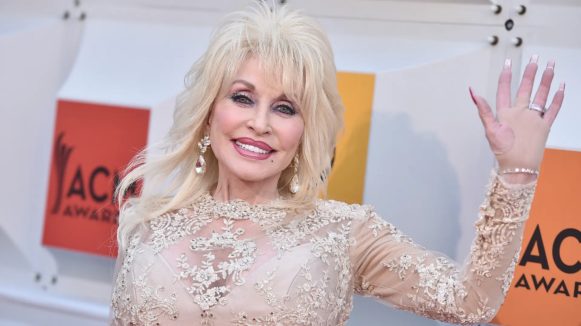 Dolly Parton arrives at the 51st annual Academy of Country Music Awards at the MGM Grand Garden Arena on Sunday, April 3, 2016, in Las Vegas. (Photo by Jordan Strauss/Invision/AP)