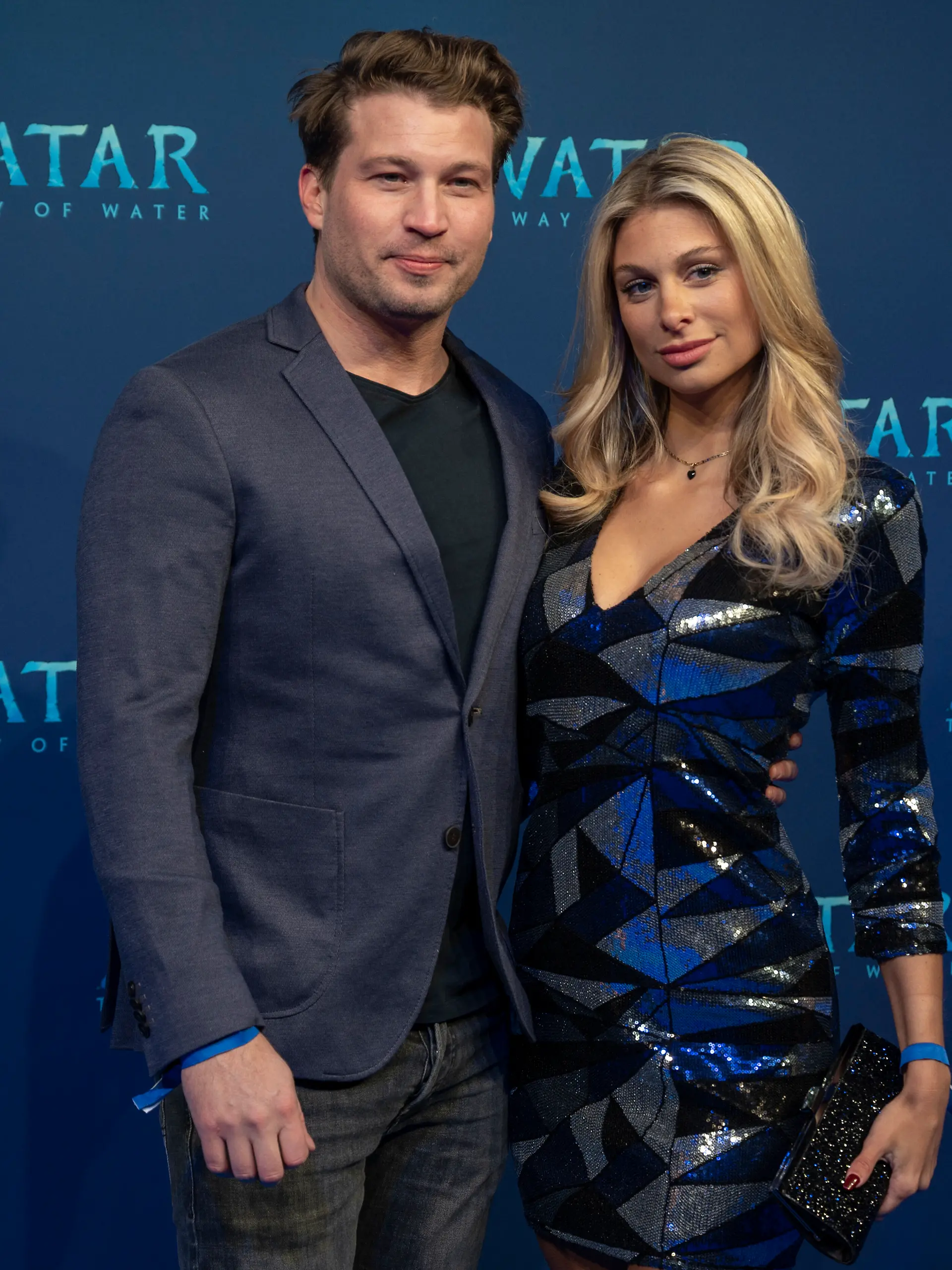Raúl Richter und Vanessa Schmitt kommen zur Deutschlandpremiere von „Avatar - The Way of Water” im Zoo Palast.