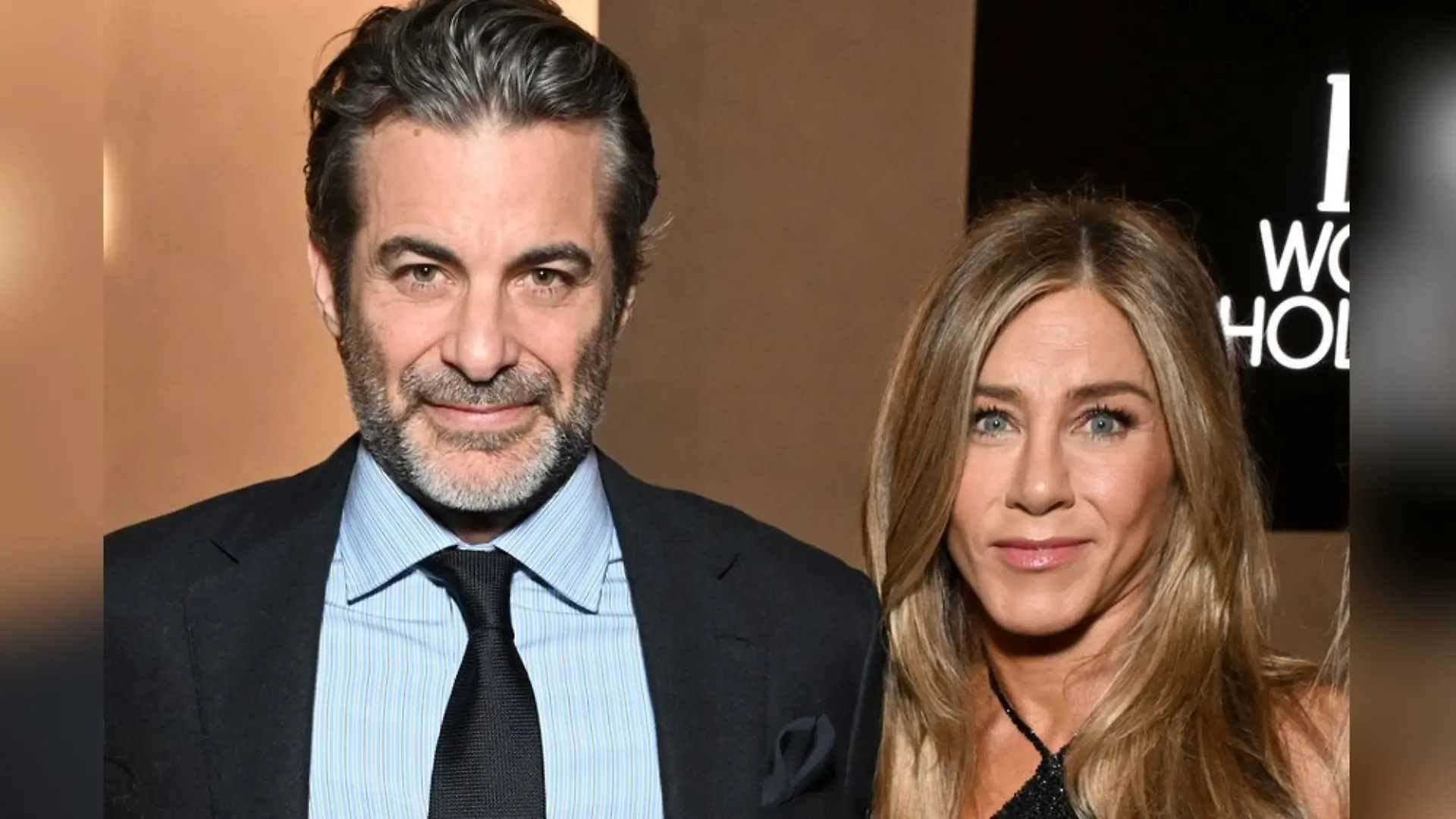 Jim Curtis und Jennifer Aniston sind seit November 2025 offiziell ein Paar.