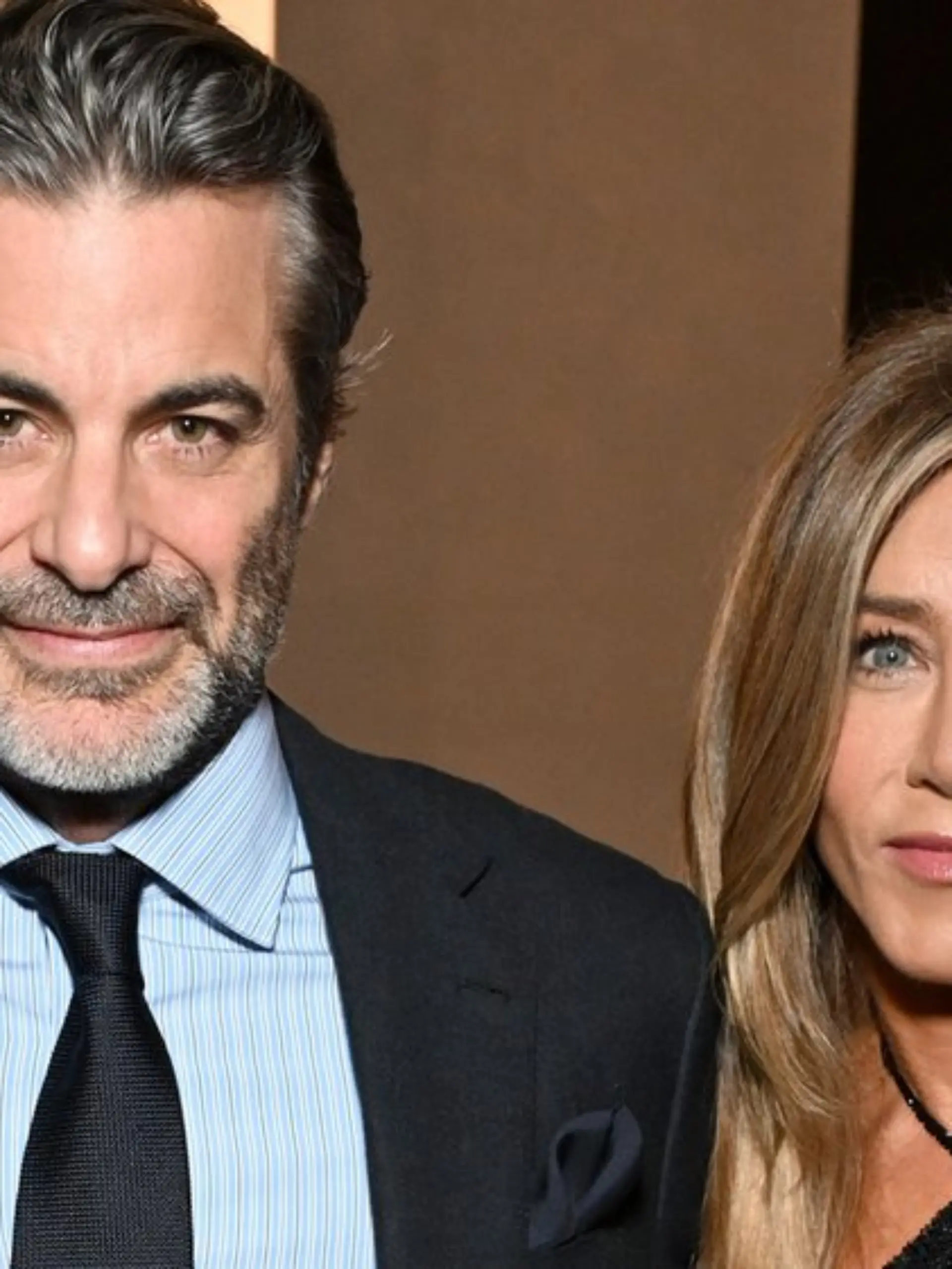 Jim Curtis und Jennifer Aniston sind seit November 2025 offiziell ein Paar.