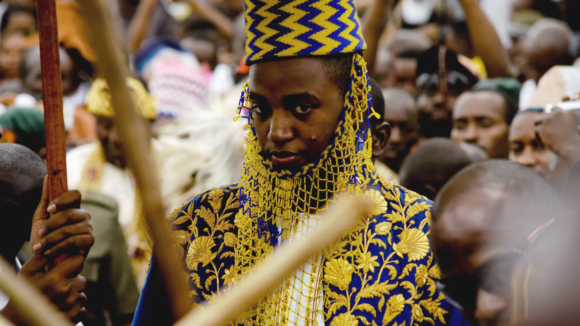 Der König des Tooro-Königreichs in Uganda, König Oyo Nyimba Kabamba Iguru Rukidi IV., anlässlich seines 18. Geburtstags, als er die vollen Pflichten des Königs der Tooro übernahm. (zu dpa: «Thron-Favorit: Wird Londoner Hobby-Torwart König in Uganda?») +++ dpa-Bildfunk +++