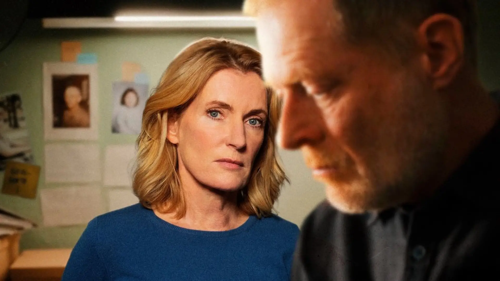 "Tatort: König in Gelb": Charlotte Lindholm (Maria Furtwängler, h.) kommt mit ihren Ermittlungen nur langsam voran.