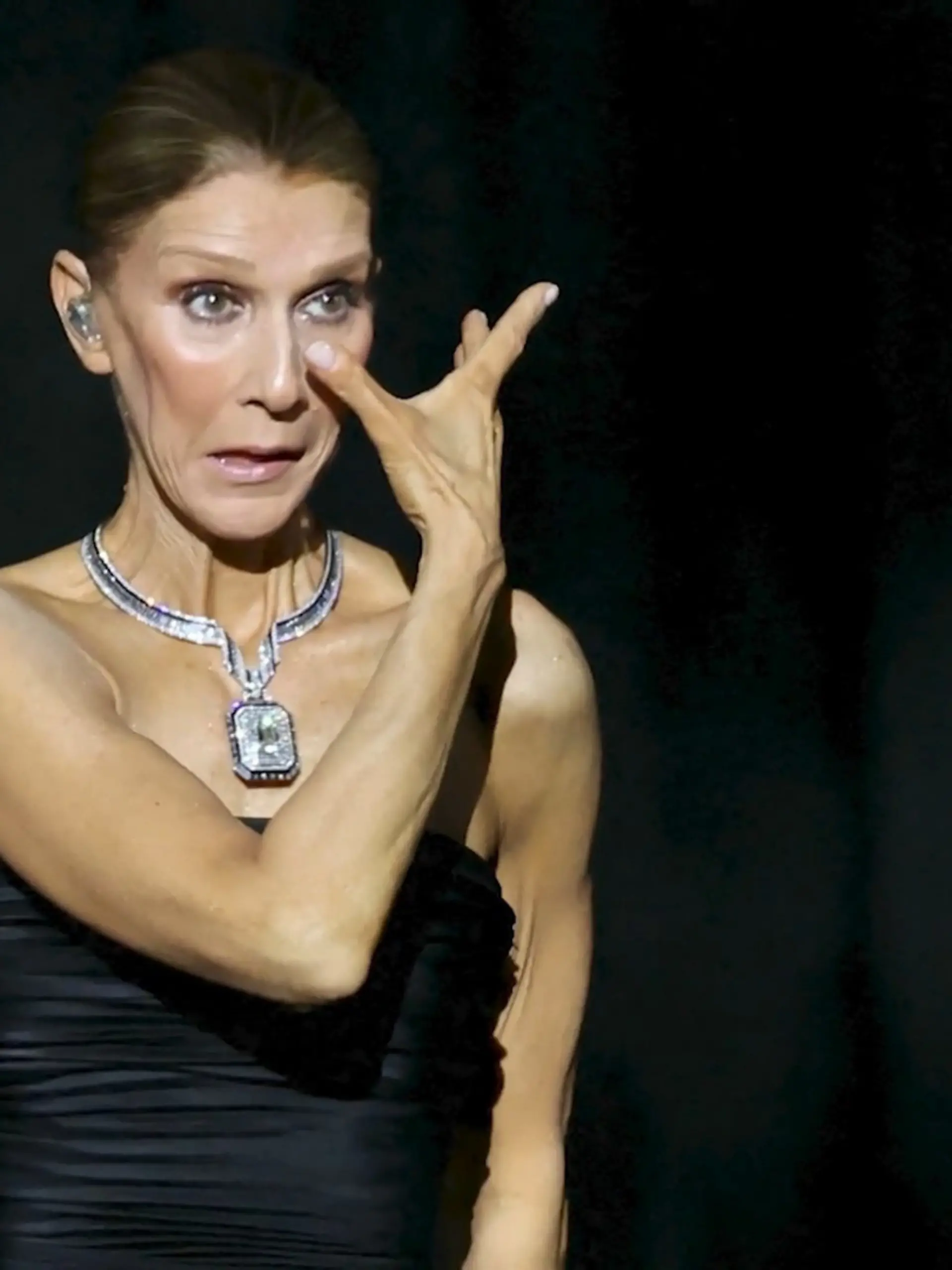 Bild zu: "Tränen bei Celine Dion! Weltstar feiert Mega-Comeback in Paris"