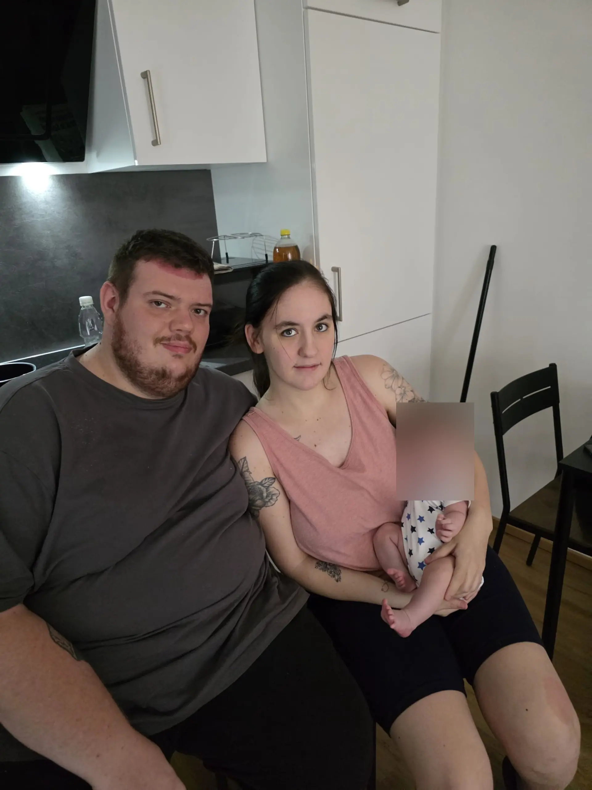 Matthias und Kathi mit ihrem Baby James