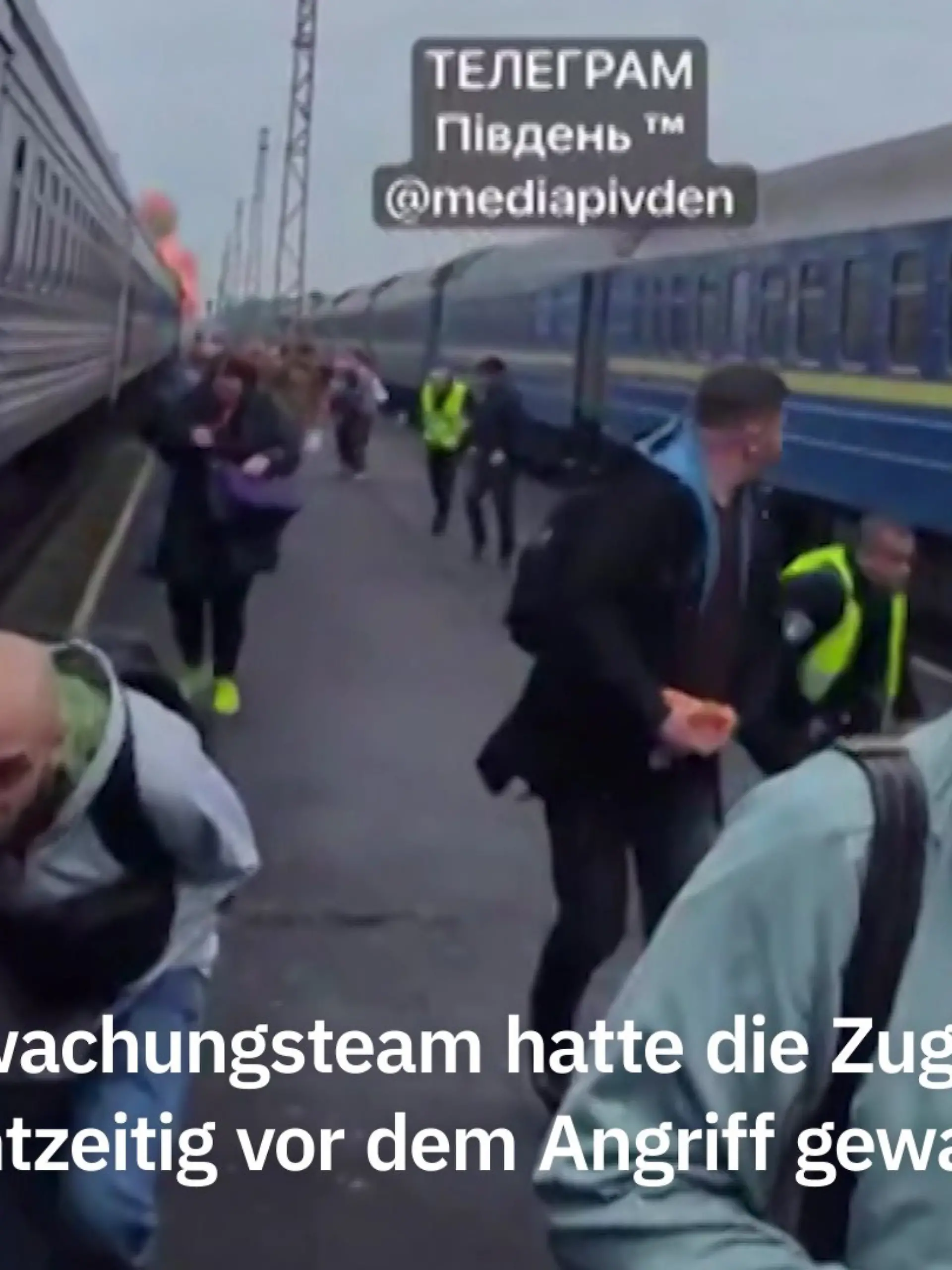 Bild zu: "Brisanter Verdacht! Russen greifen Zug an – Politiker in Gefahr?"