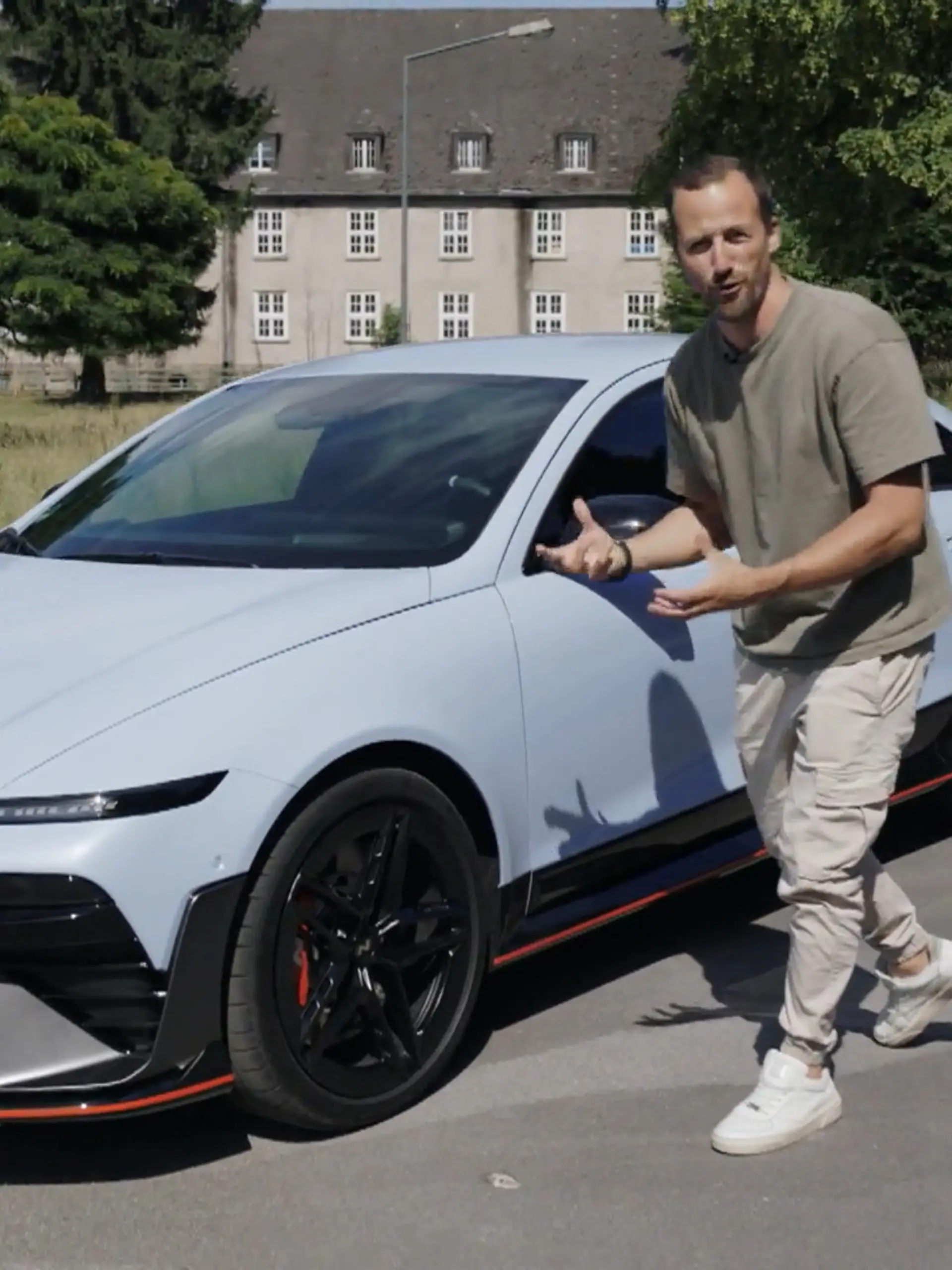 Bild zu: "Lance David Arnold prüft, ob der Hyundai Ioniq 6 N wirklich Sport kann"
