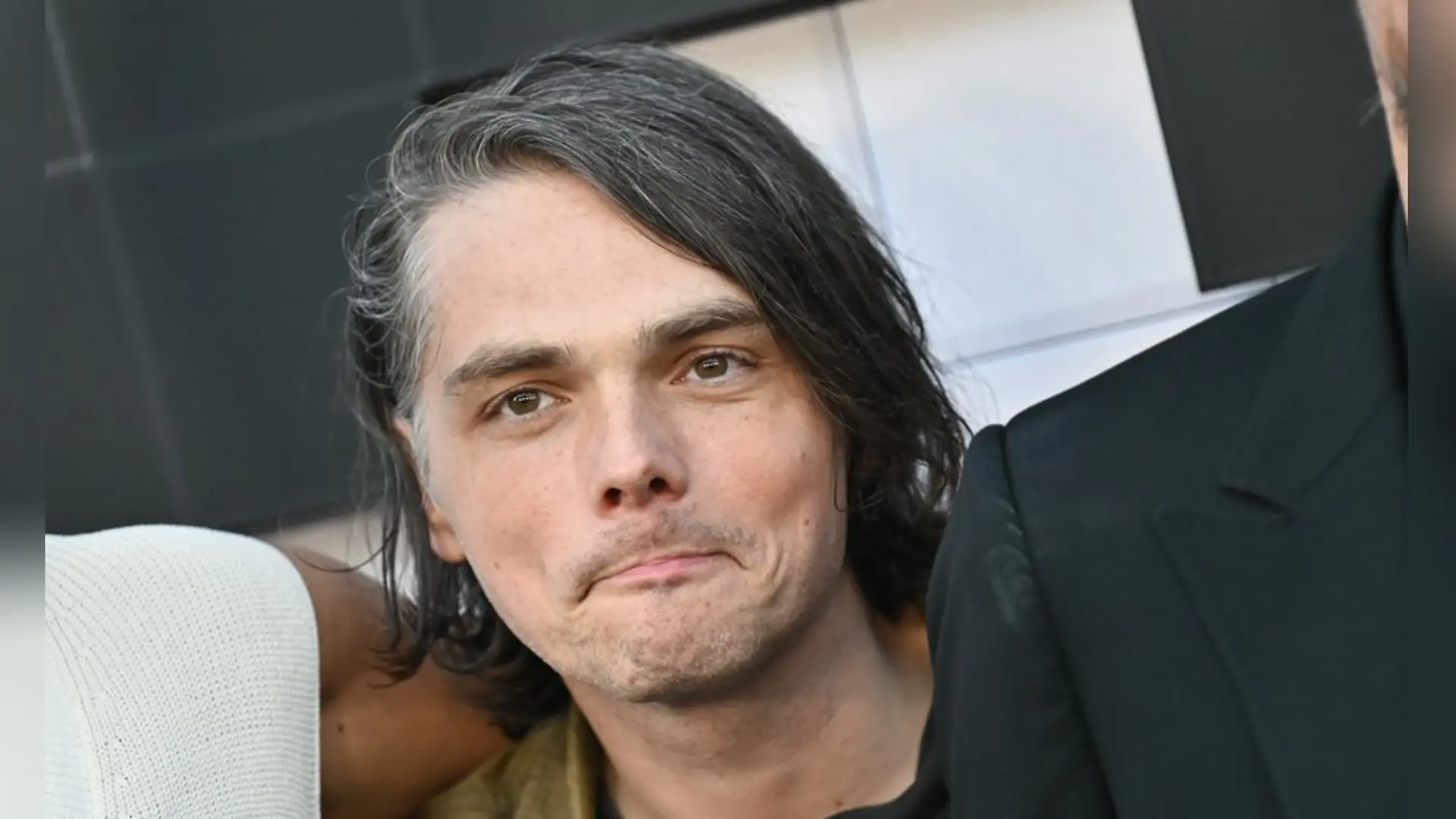 Gerard Way, Frontmann von My Chemical Romance, hat durch die Blume ein neues Album angekündigt.