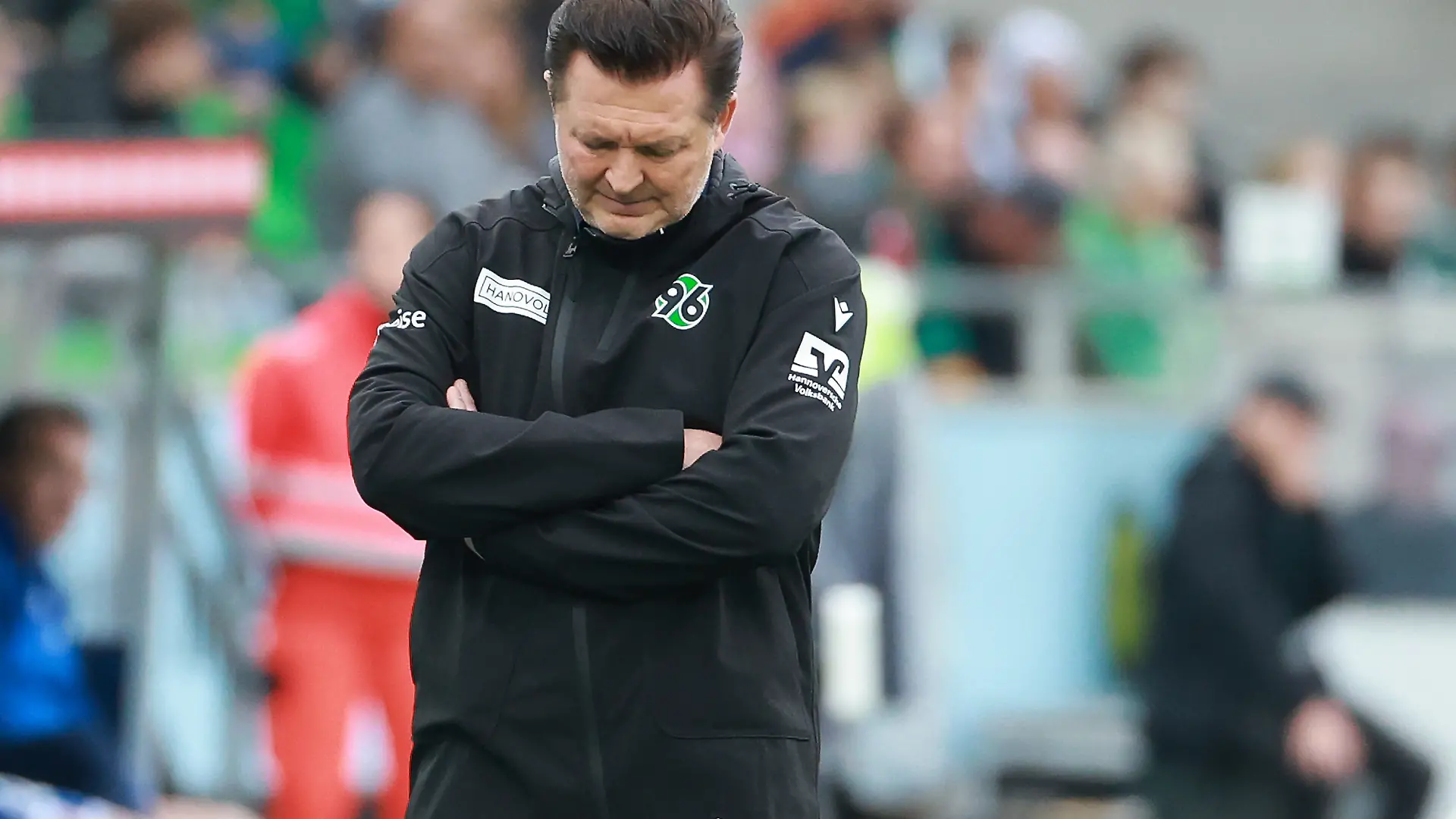 2. Bundesliga [Bundesliga] [second division] - Hanover 96 - Karlsruhe am 04.09.2026 in der Heinz von Heiden Arena in Hannover Trainer [coach] Christian Titz (Hannover) unzufrieden, enttäuscht, enttaeuscht, niedergeschlagen Foto: osnapix / Marcus Hirnschal DFL regulations prohibit any use of photographs as image sequences and/or quasi-video