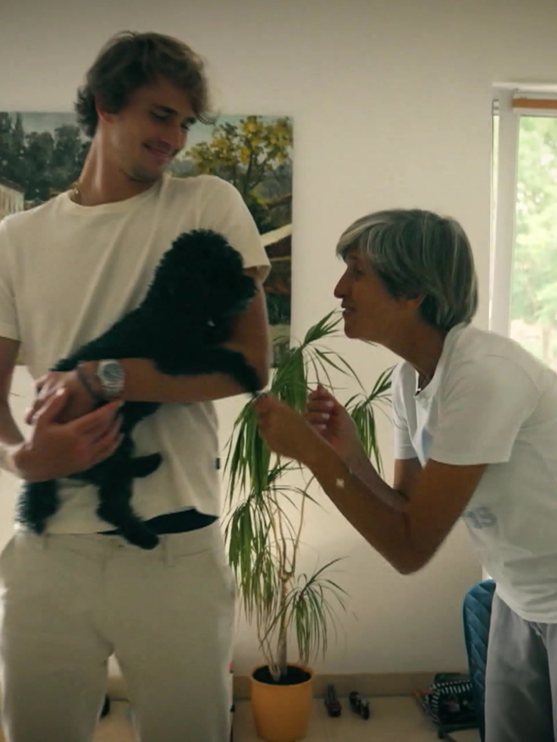 Bild zu: "Tennis-Star Zverev rührt mit Liebeserklärung an Mama Irina"