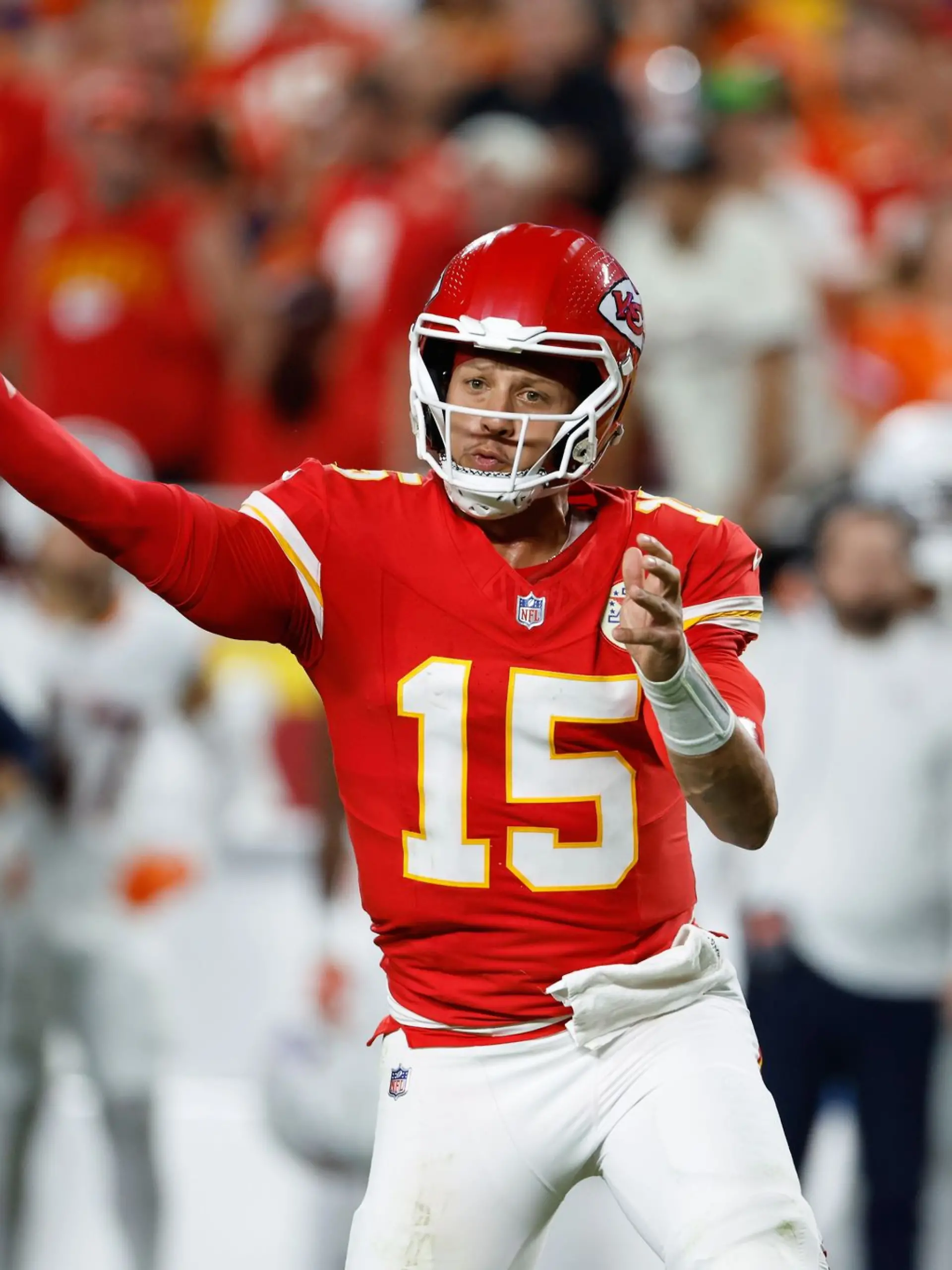 Bild zu: "Starkes Comeback von Mahomes bei Kansas-Sieg"