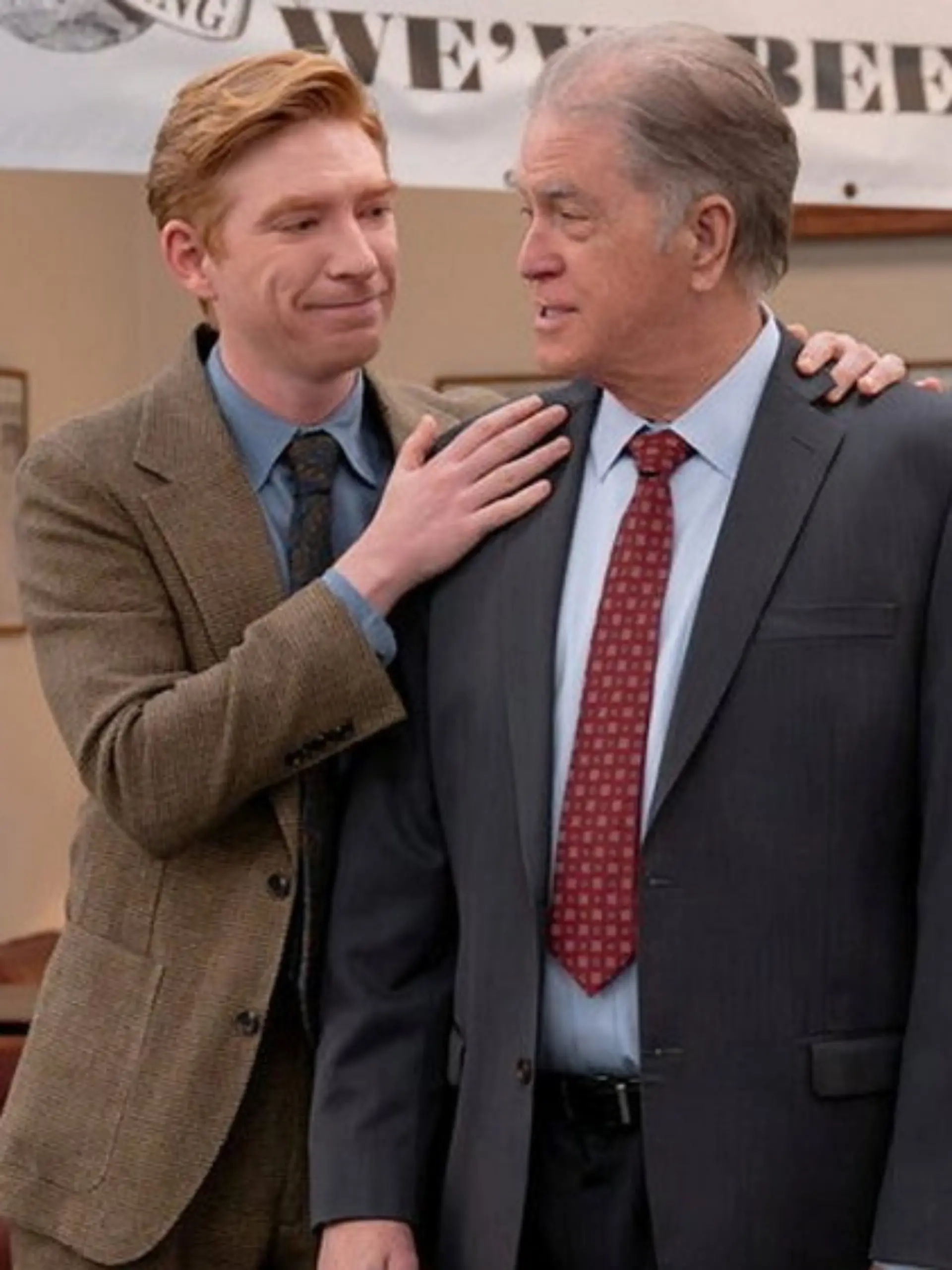 Domhnall Gleeson (l.) als ambitionierter Chefredakteur Ned Sampson in "The Paper".