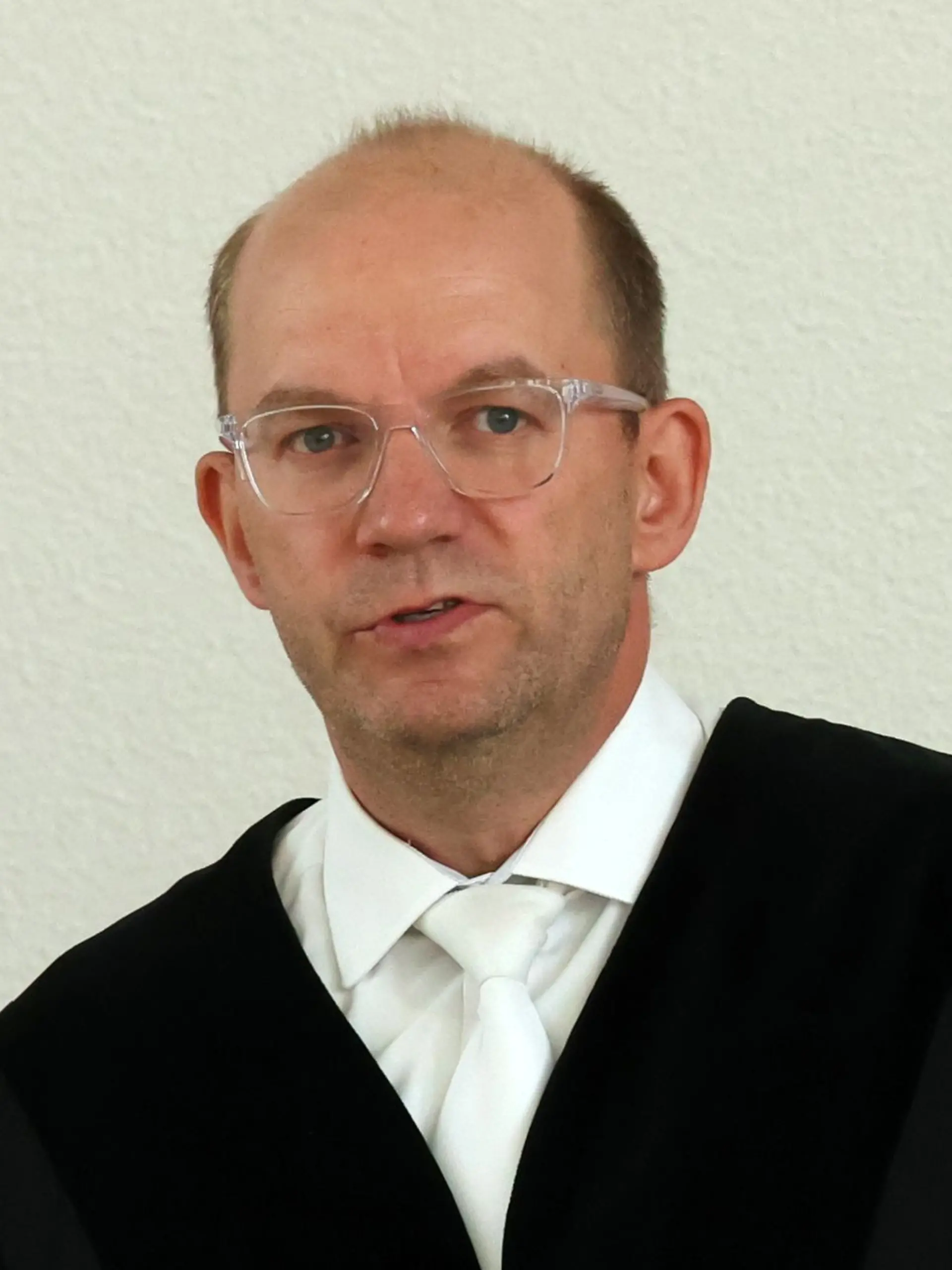 Bild zu: "29. Prozesstag endet mit spektakulärer Nachricht des Richters"