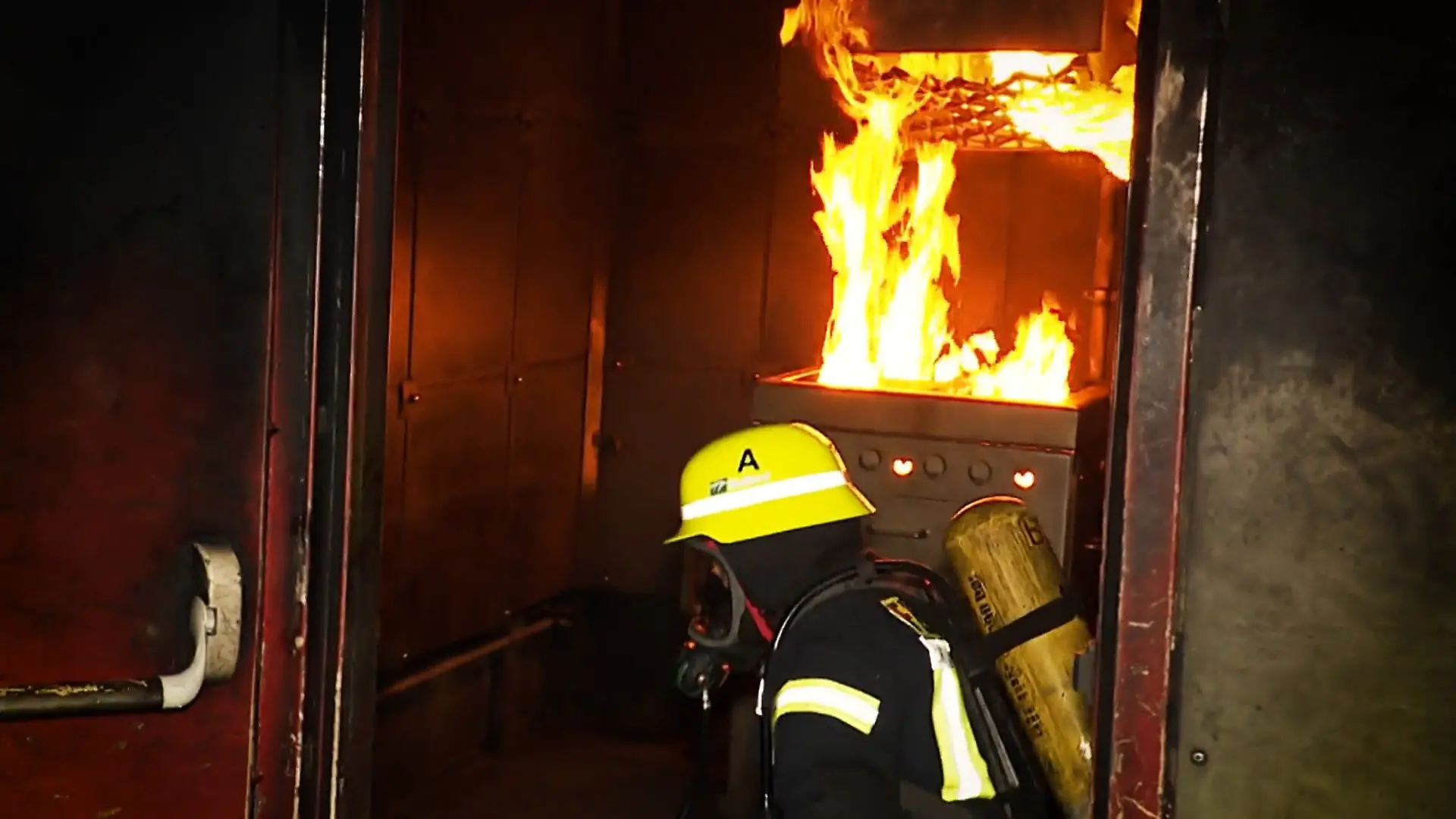 Training für Feuerwehrfrauen Übungseinsatz in Düren