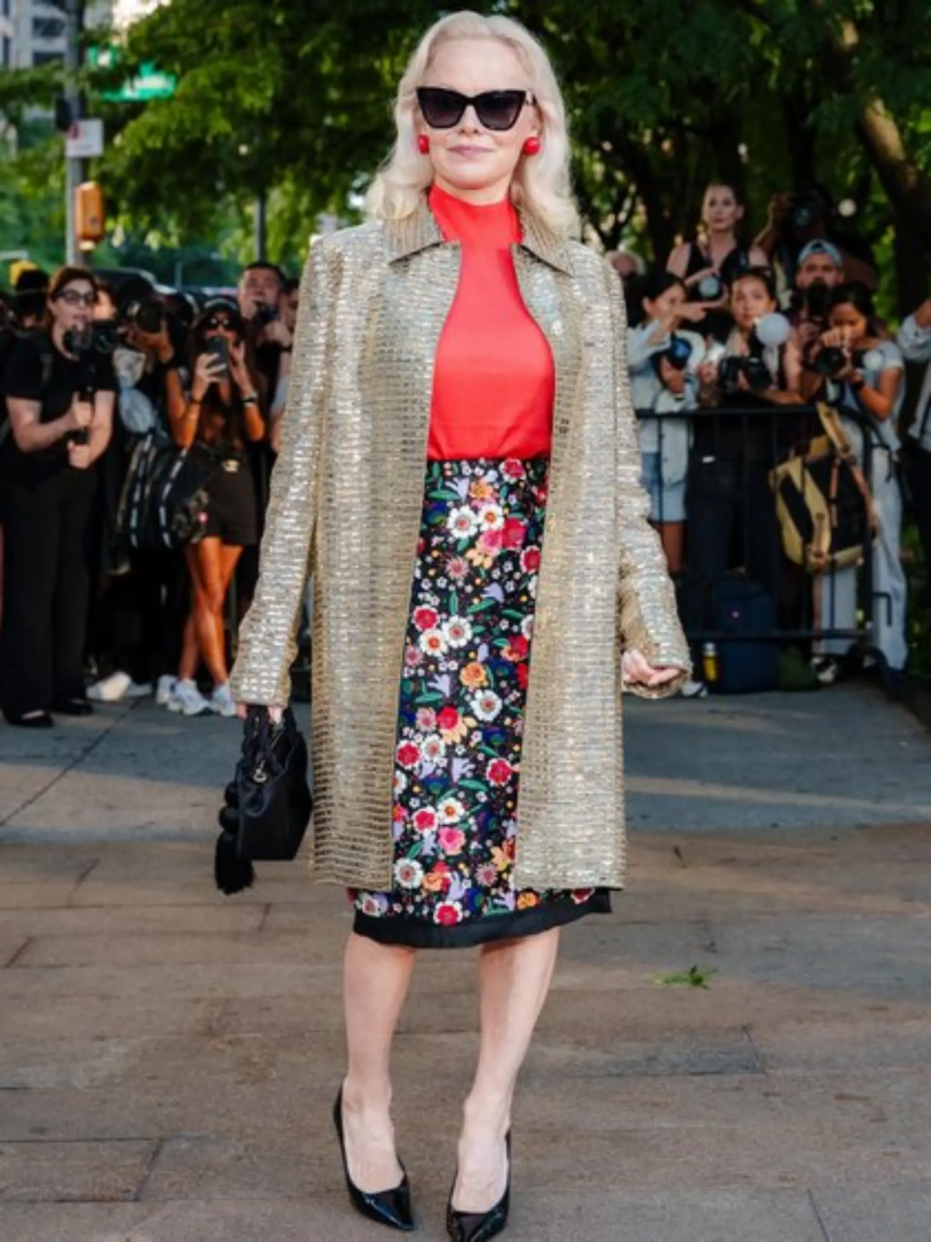 Pamela Anderson besuchte die Modenschau von Carolina Herrera.
