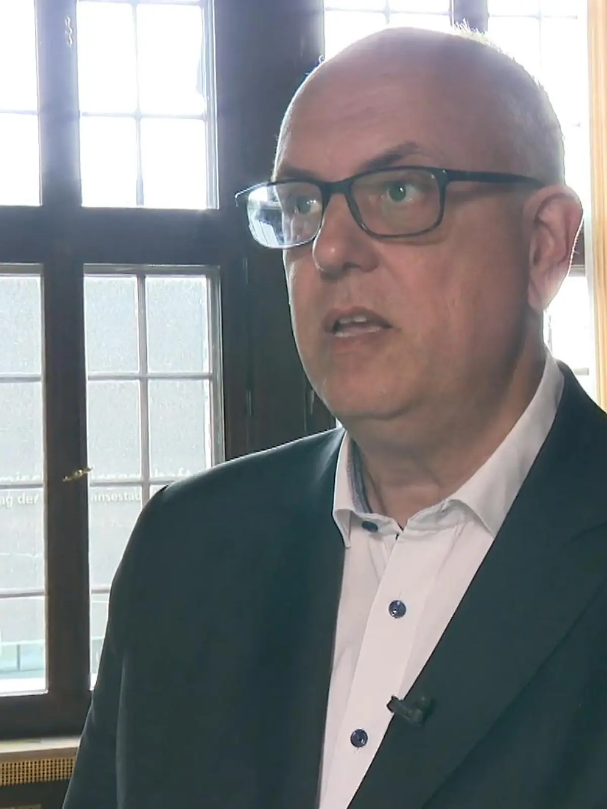 Wenige Tage noch, dann wählt Bremen eine neue Bürgerschaft. Wir stellen ihnen die Spitzenkandidaten der einzelnen Parteien vor. Heute ist der amtierende Bürgermeister Andreas Bovenschulte dran, der seinen Posten im Rathaus verteidigen will.