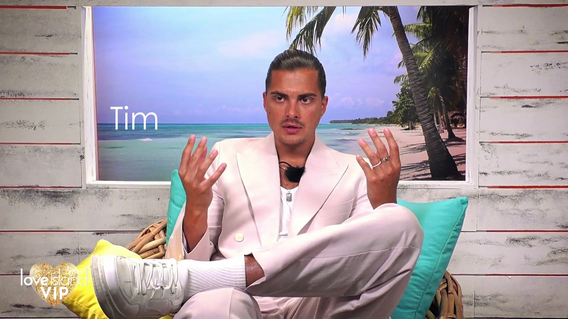 Ausgerechnet Tim Kühnel geht bei der ersten Paarungszeremonie von „Love Island VIP“ leer aus.