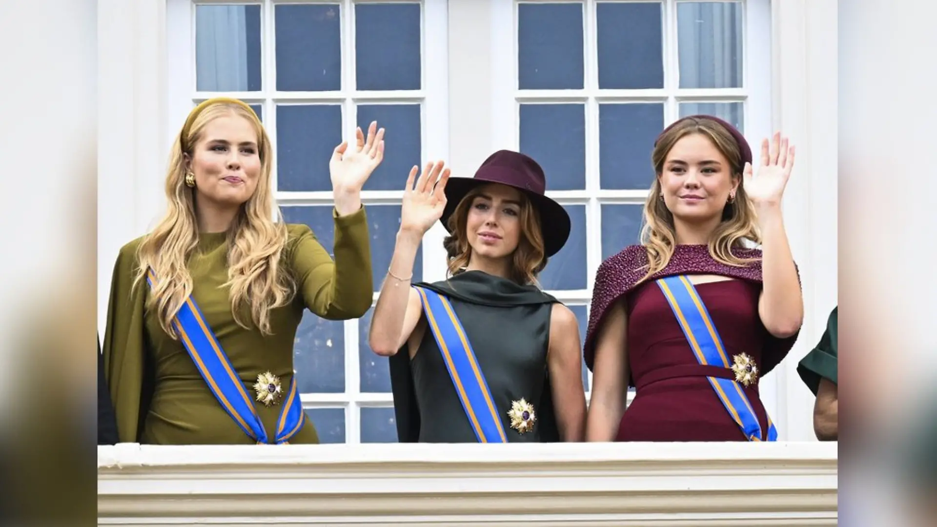 Kronprinzessin Amalia, Prinzessin Alexia und Prinzessin Ariane (v.l.n.r.) auf dem Balkon des Palasts Noordeinde.