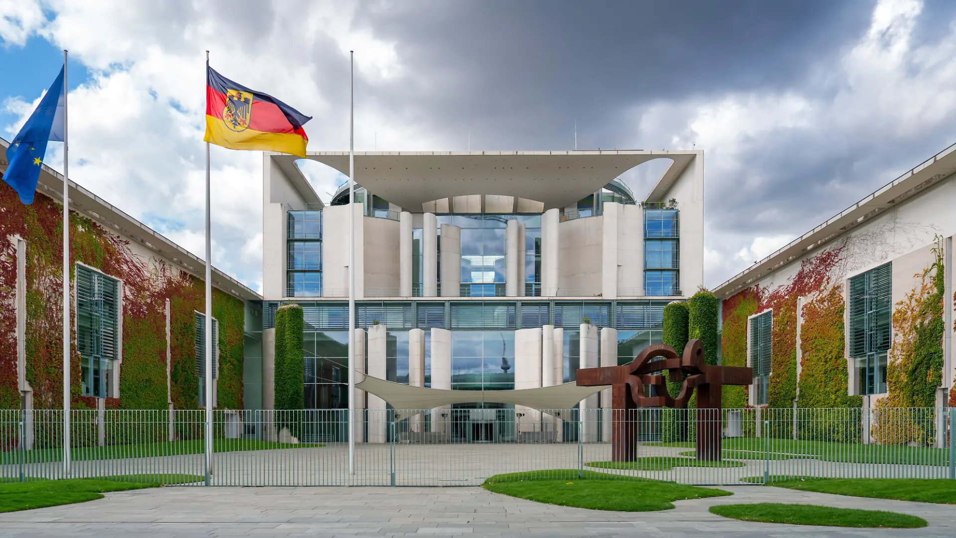 Frontansicht des Bundeskanzleramts in Berlin.
