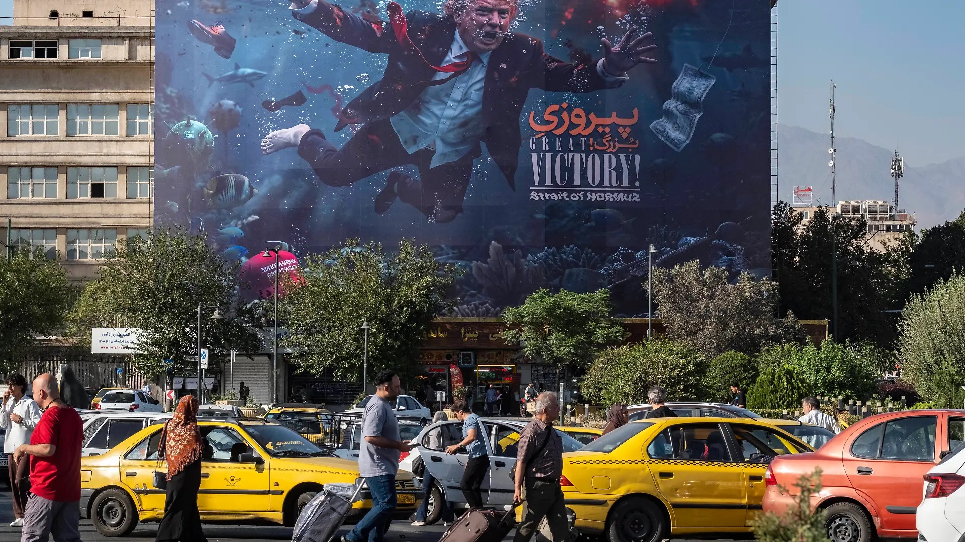 Anti Trump New Billboard In Tehran A view of a new anti-U.S. billboard featuring President Donald Trump alongside a slogan reading, Great Victory, Strait of Hormuz , outside a train station in southern Tehran, Iran, on September 1, 2026, amid new tensions between Iran and the United States. U.S. forces strike two Iranian military launchers on Larak Island in the Strait of Hormuz on August 30, in the first reported U.S. attack on Iranian territory since late July. Tehran Tehran Iran PUBLICATIONxNOTxINxFRA Copyright: xMortezaxNikoubazlx originalFilename: nikoubazl-antitrum260901_npSWS.jpg