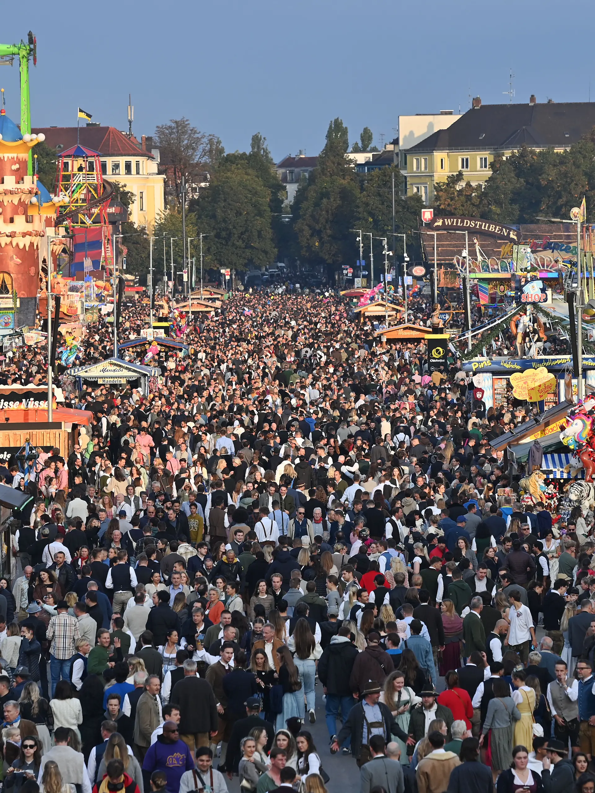 Bild zu: "Oktoberfest 2026: So soll die Wiesn nach dem Überfüllungs-Schock vom letzten Jahr sicherer werden"