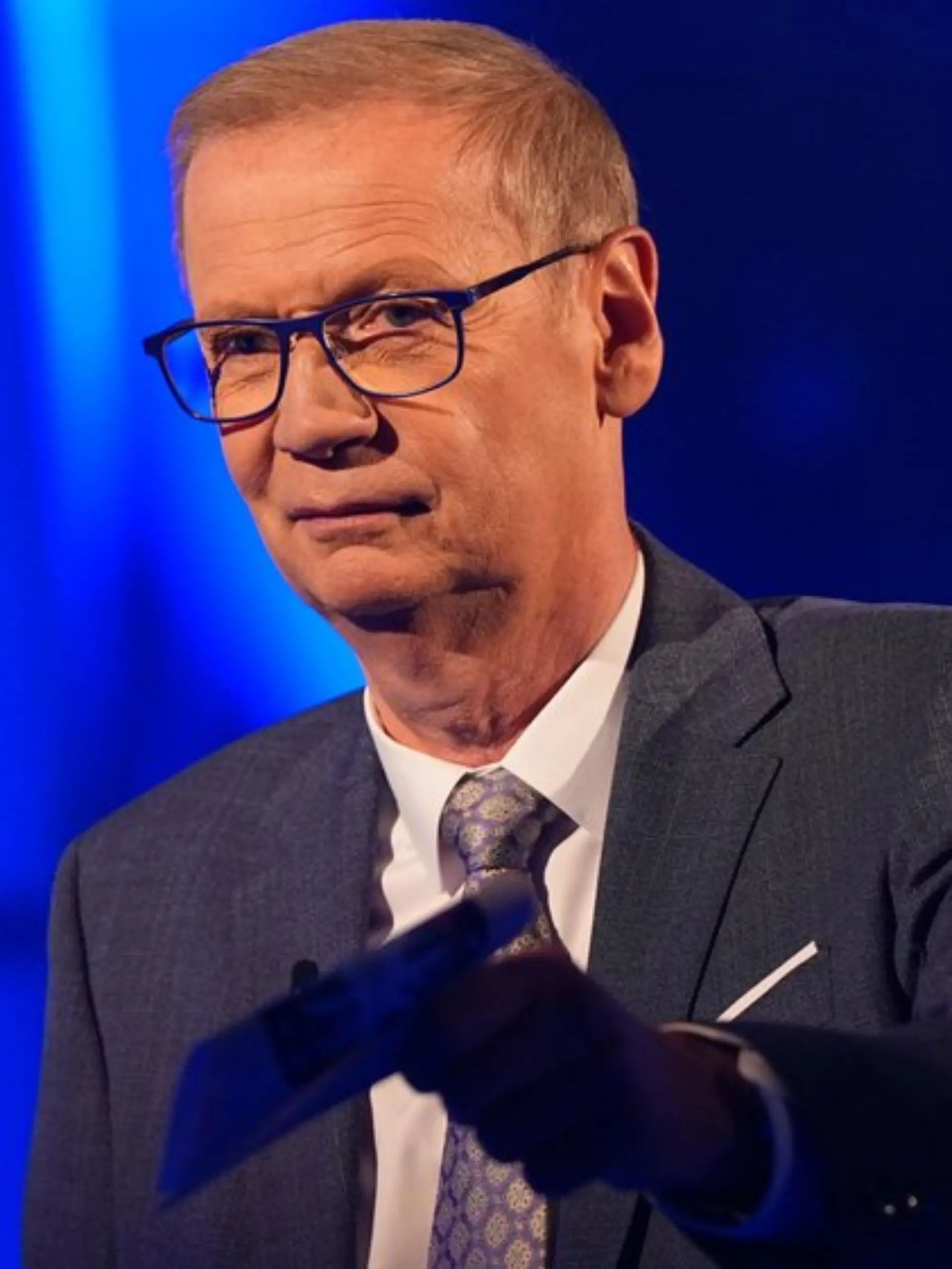 Günther Jauch holt Alexander Zverev live ins "Wer wird Millionär?"-Quizstudio.