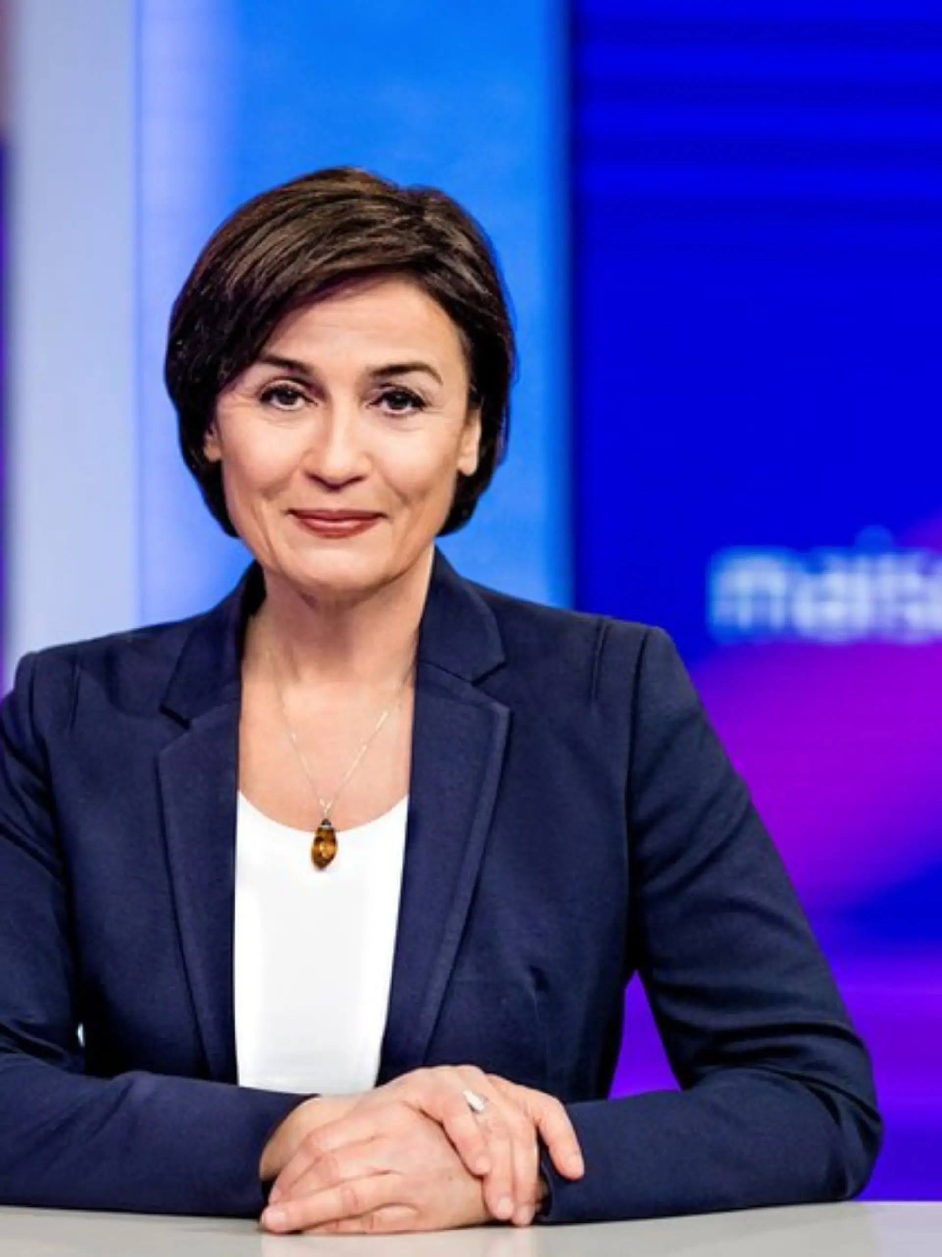 Sandra Maischberger diskutiert meist dienstags und mittwochs in ihrer ARD-Talkshow mit prominenten Gästen.