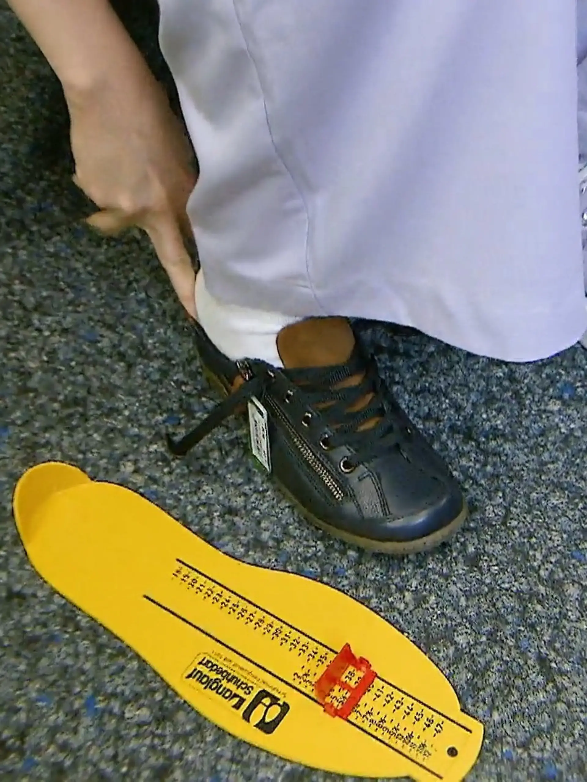Bild zu: "Auf dieses Maß achten viele nicht beim Schuhkauf"