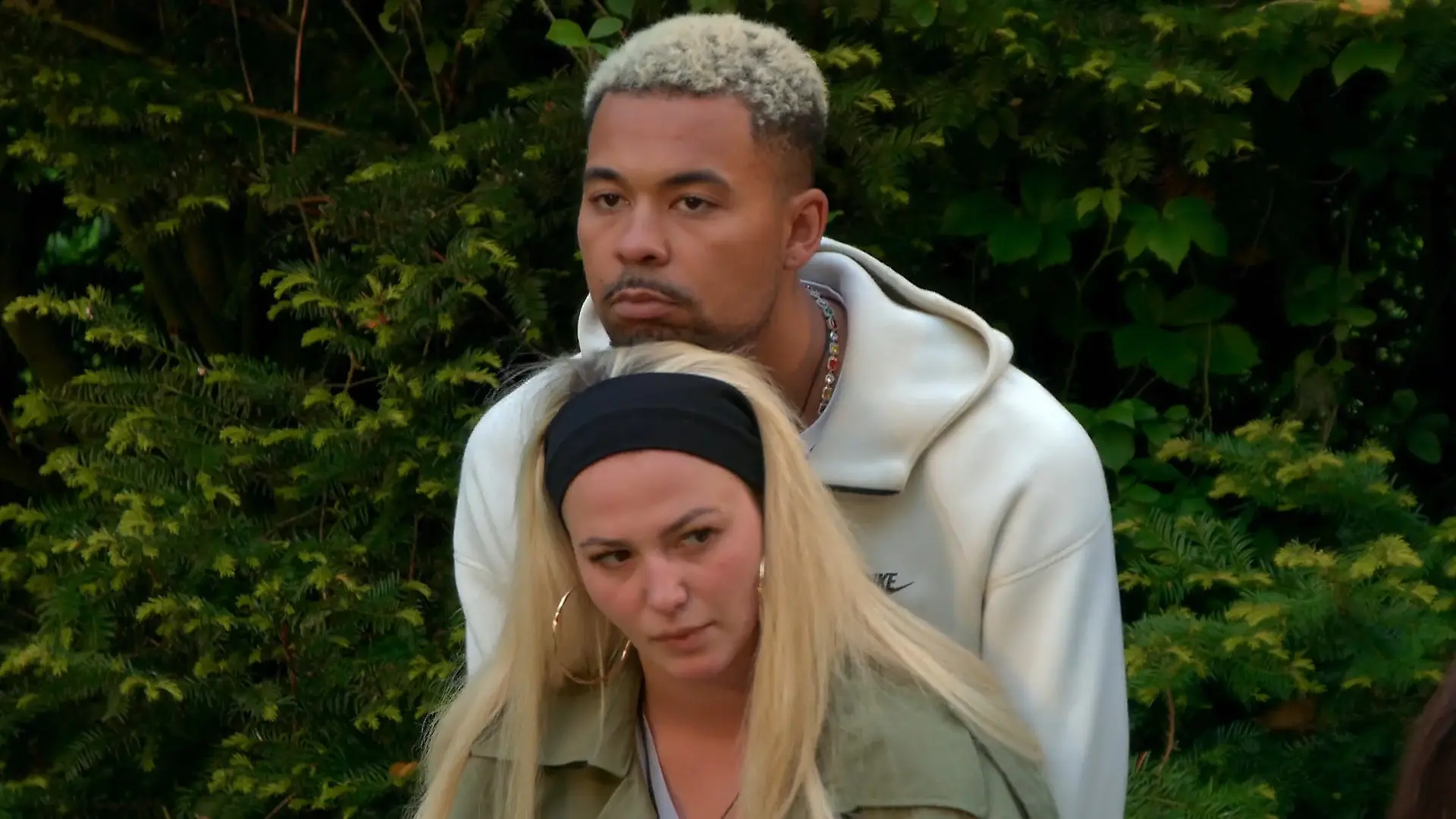 Das Kathy und Ferry safe sind, freut nicht alle Lange Gesichter