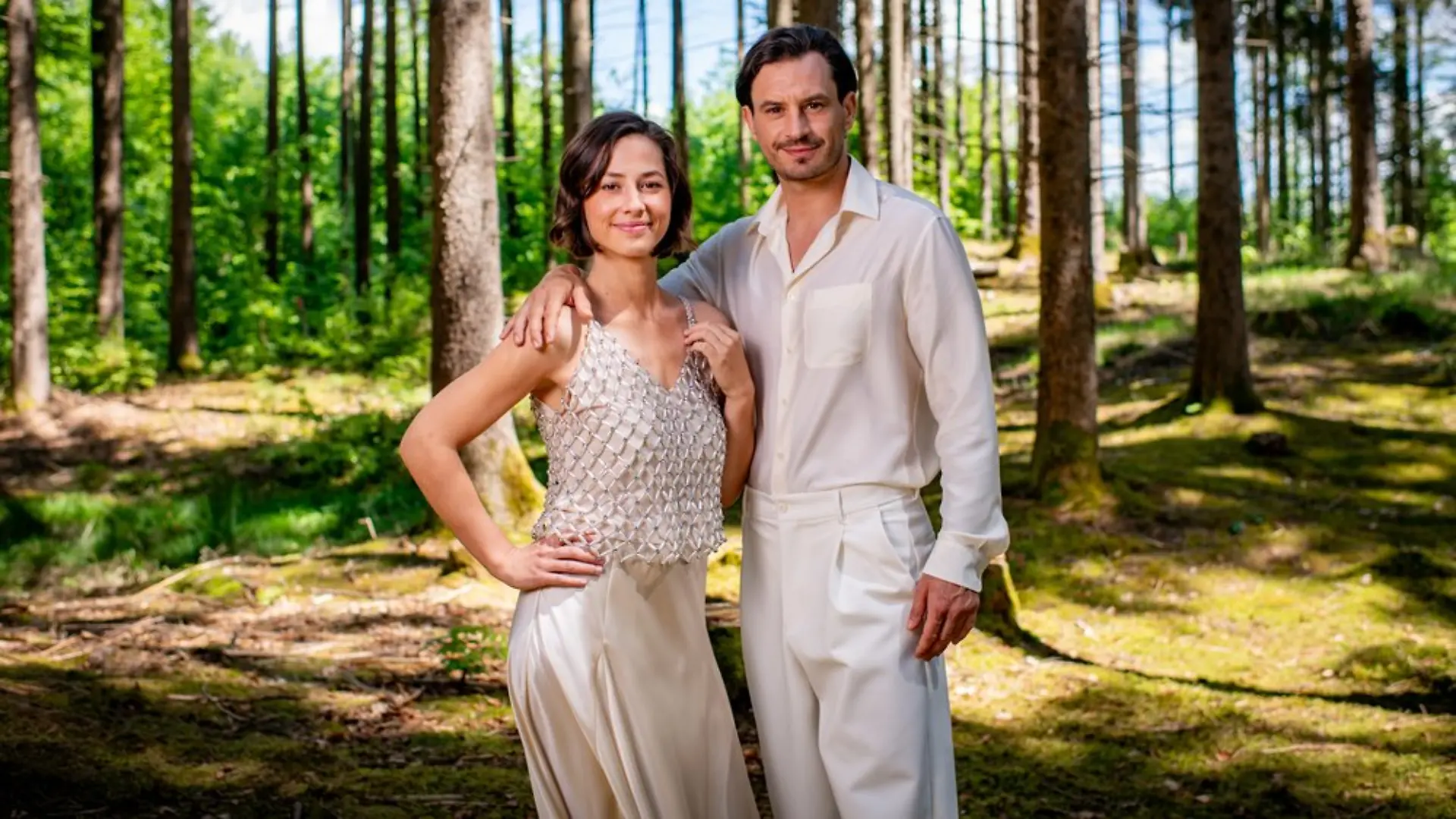Pippa Fee Rupperti und Jaime Ferkic spielen Emilia und Massimo.