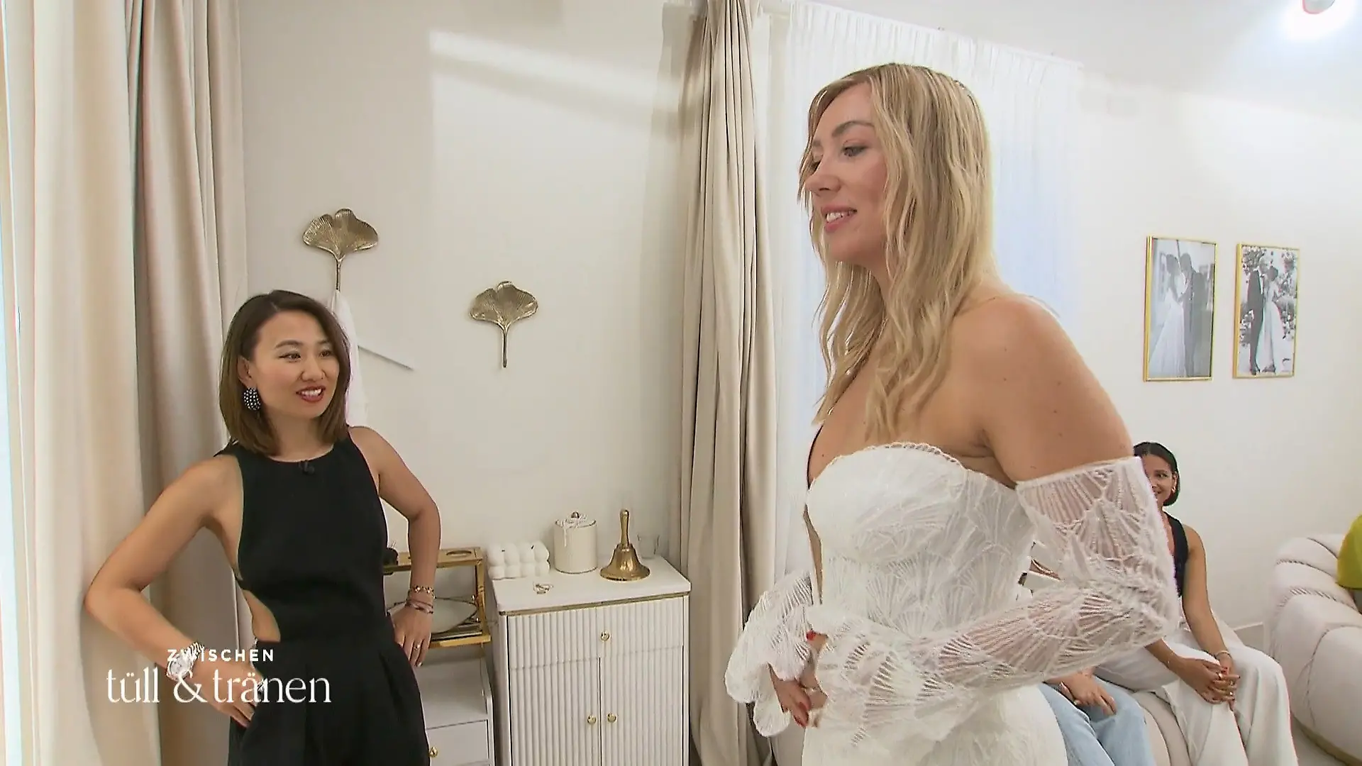 Felicia liebt dieses Kleid - ist aber trotzdem noch unentschlossen "Wie die Muscheln vom Meer"
