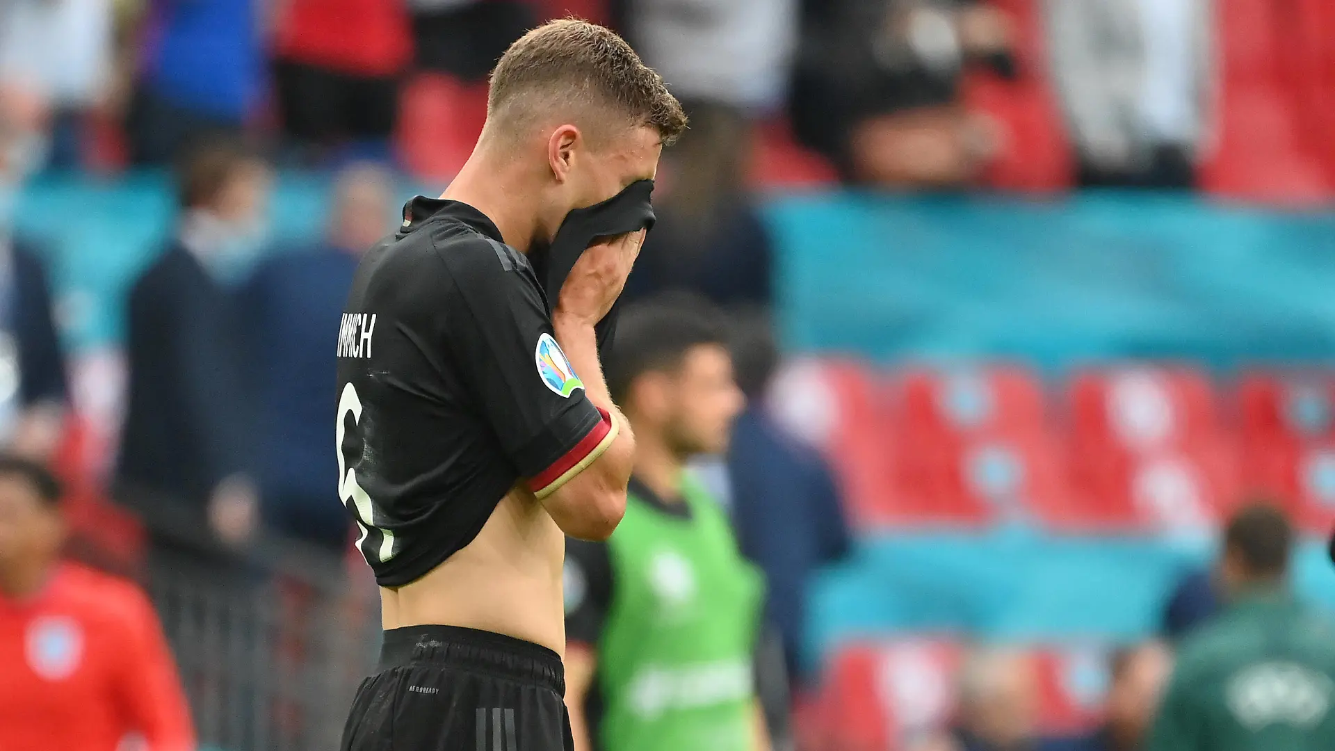 Joshua Kimmich weint nach dem EM-Aus